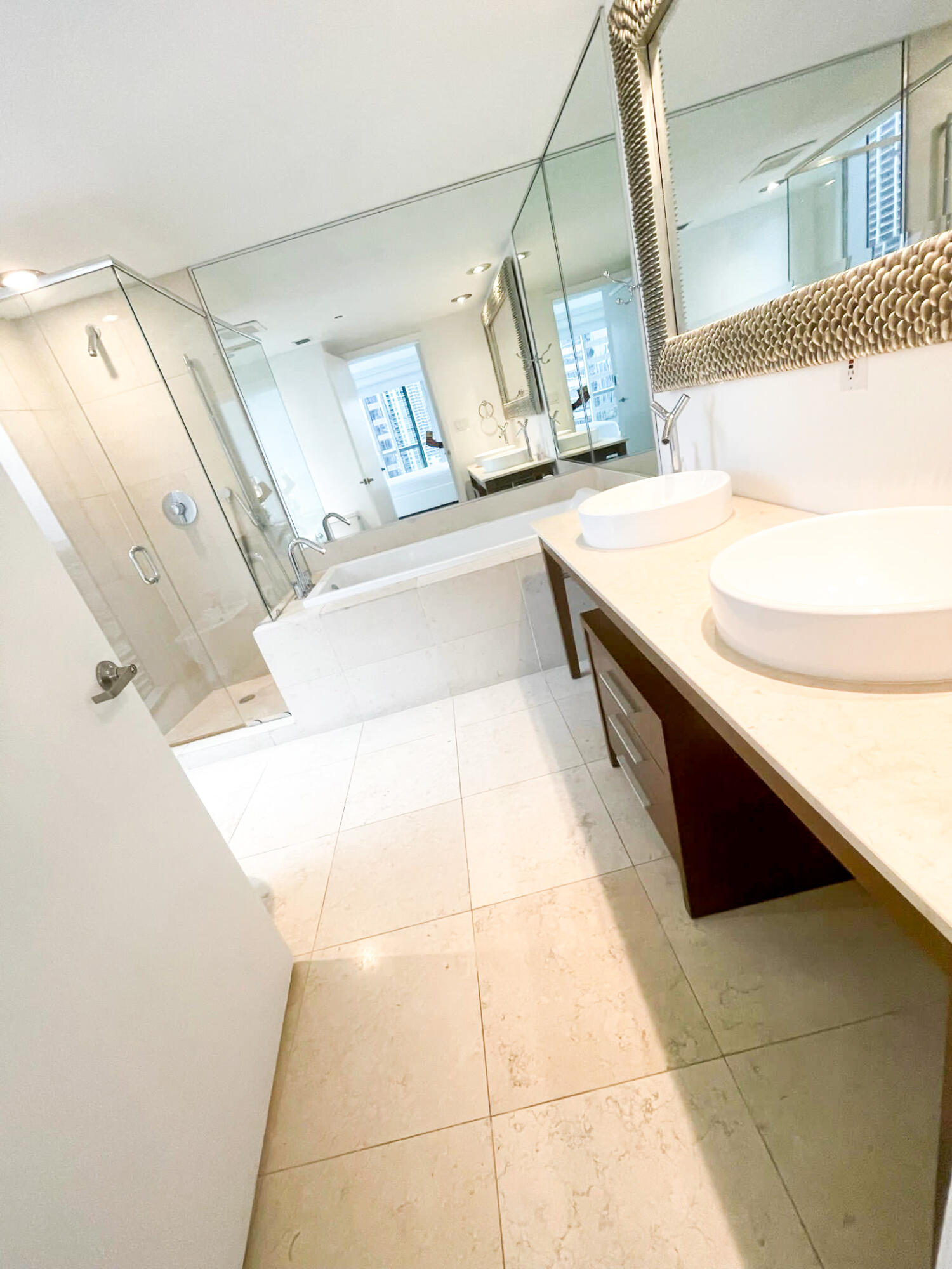 495 Brickell #2611, Miami FL 33131