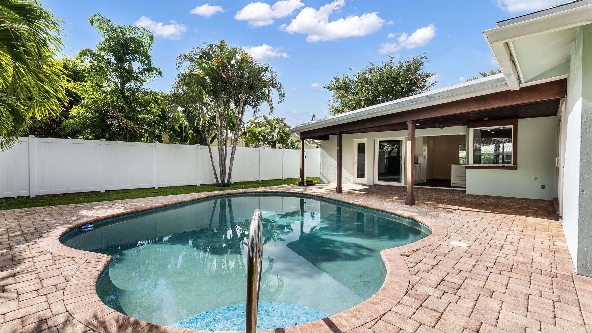 1041 SW 4th, Boca Raton FL 33486
