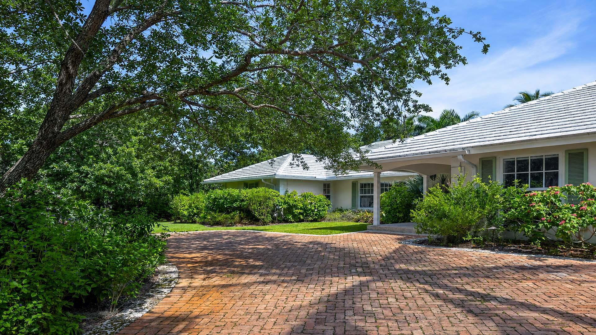 335 Old School, Gulf Stream FL 33483