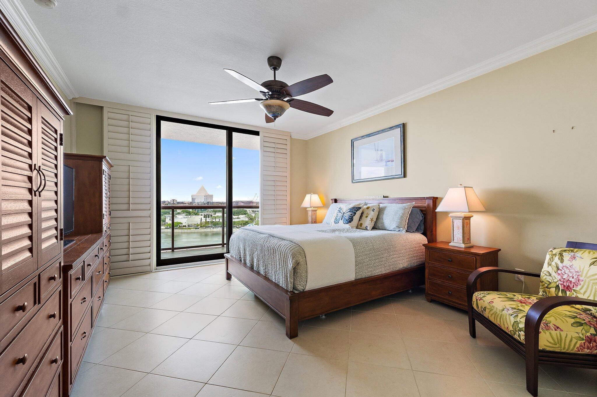 3620 Gardens #902b, Palm Beach Gardens FL 33410