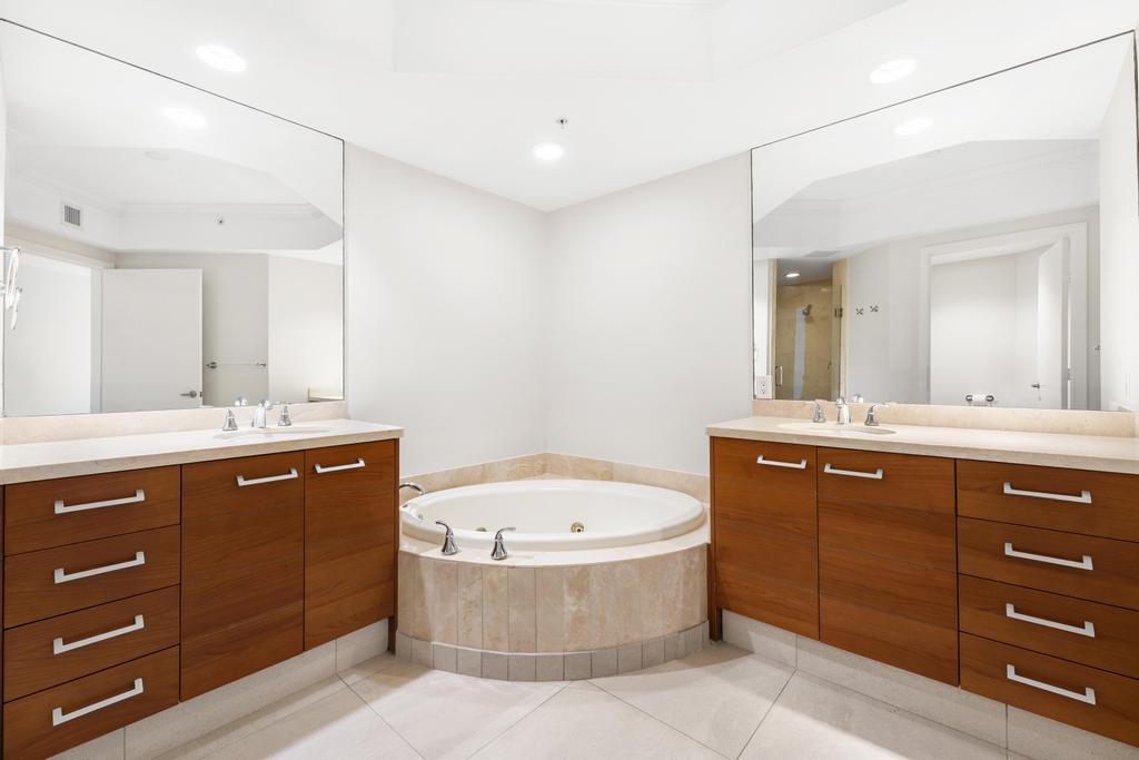 3610 Gardens #502a, Palm Beach Gardens FL 33410