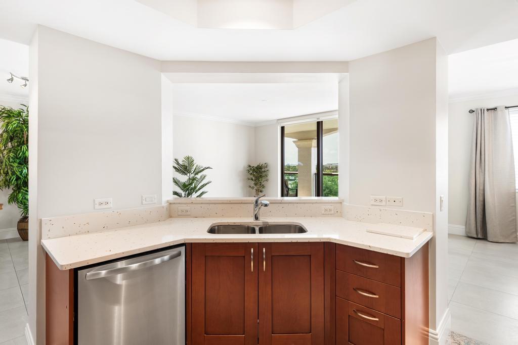 3610 Gardens #502a, Palm Beach Gardens FL 33410