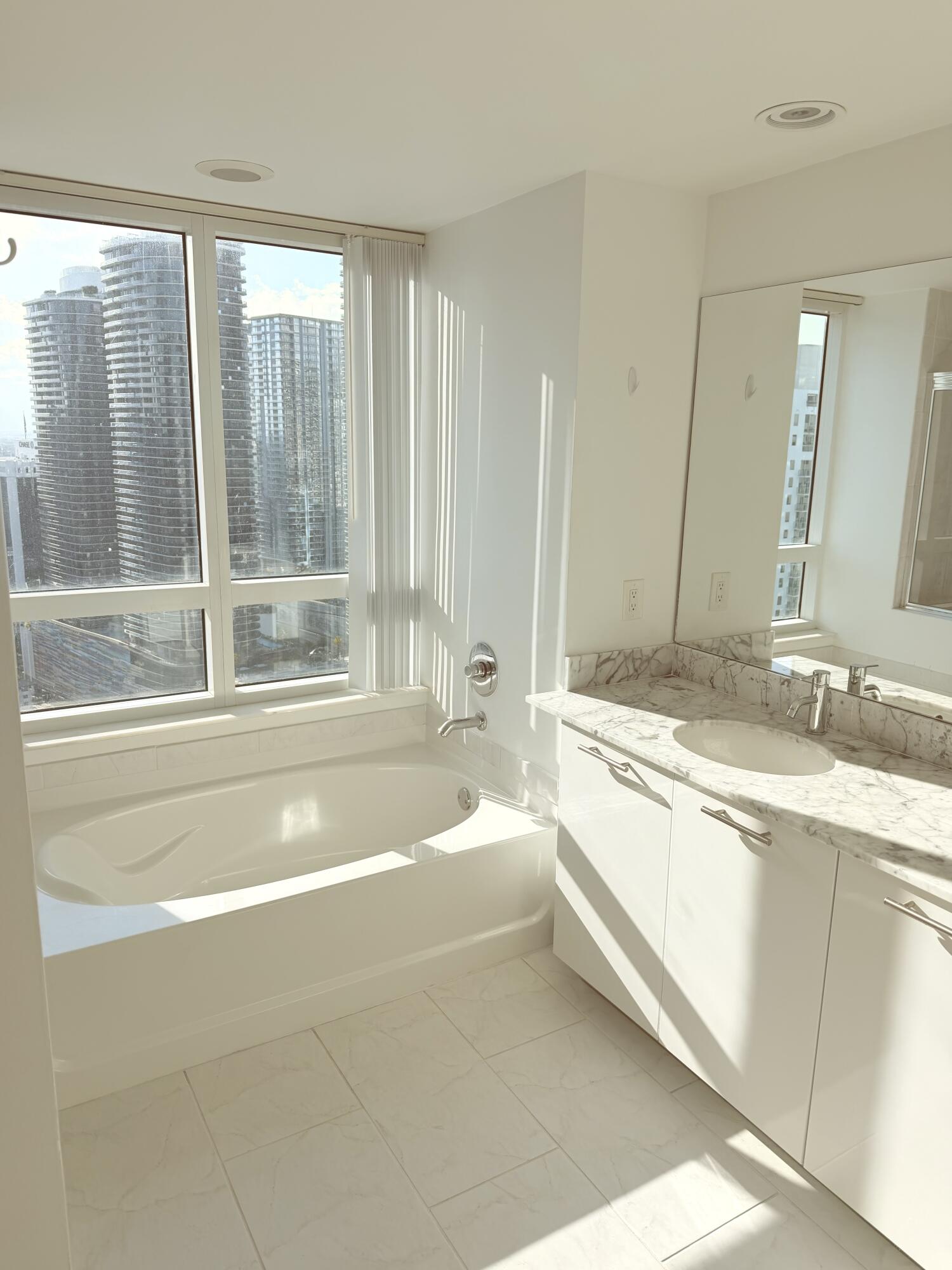 951 Brickell #3611, Miami FL 33131