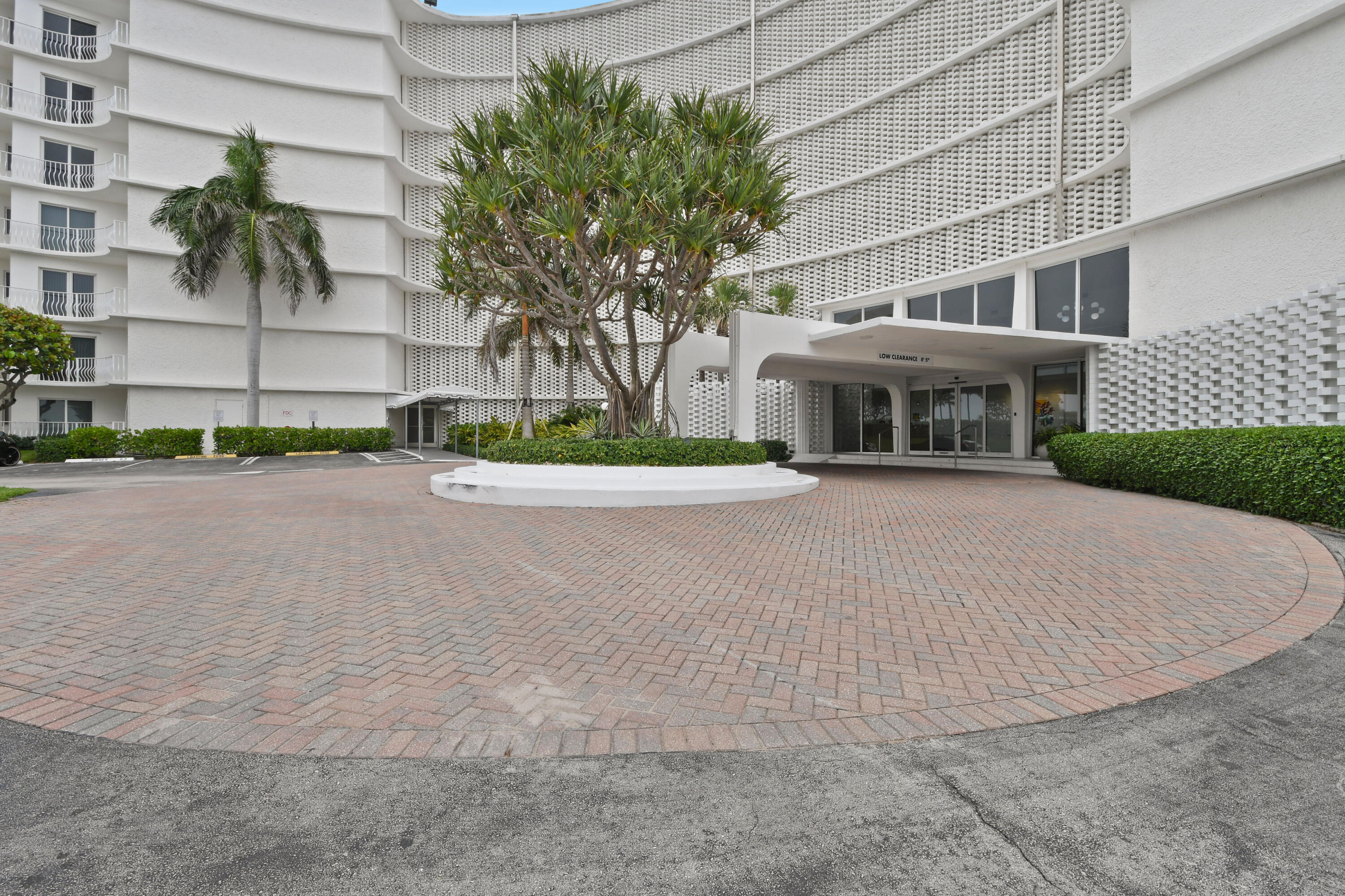 2774 S Ocean #704, Palm Beach FL 33480