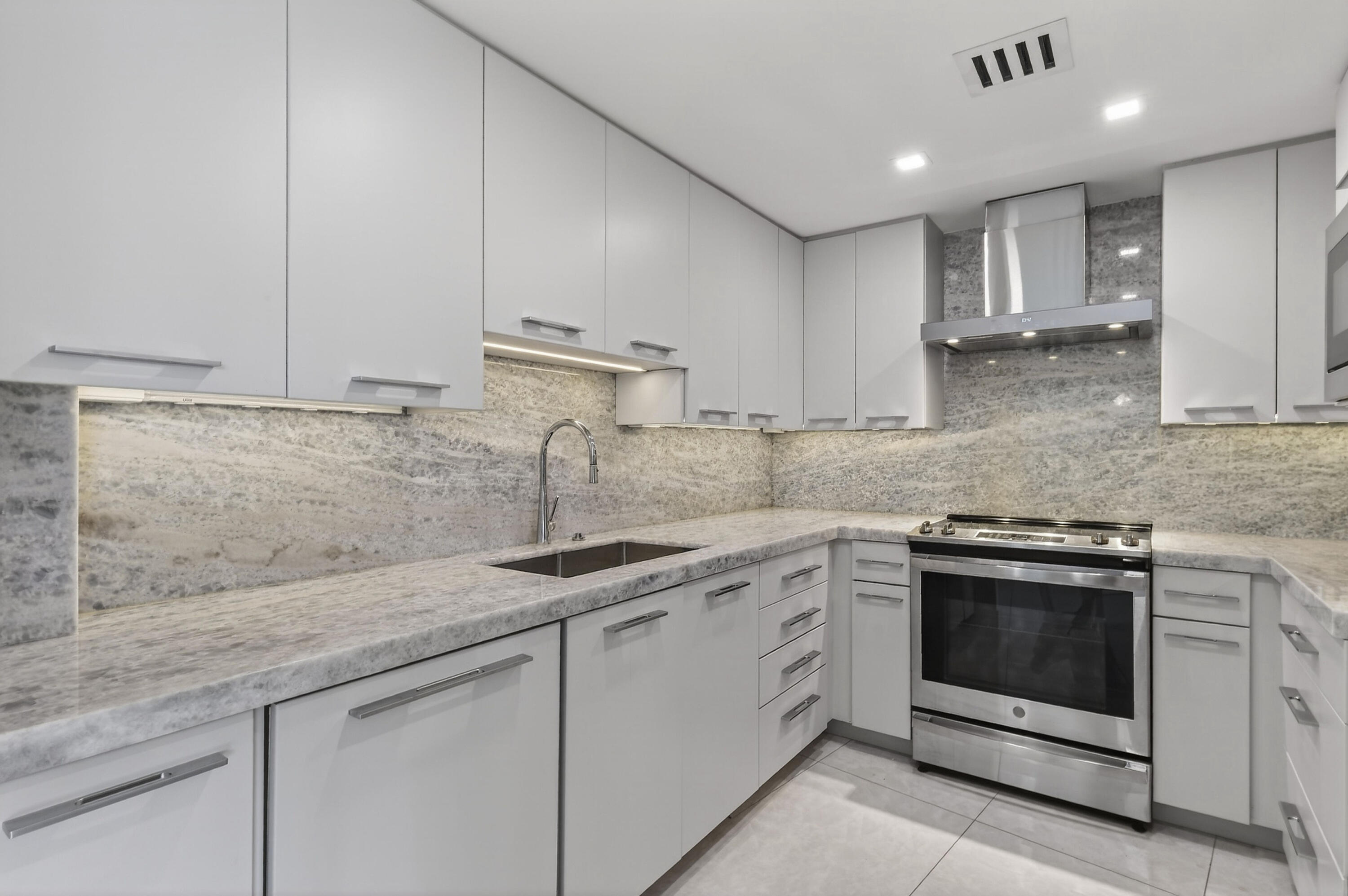 2774 S Ocean #704, Palm Beach FL 33480
