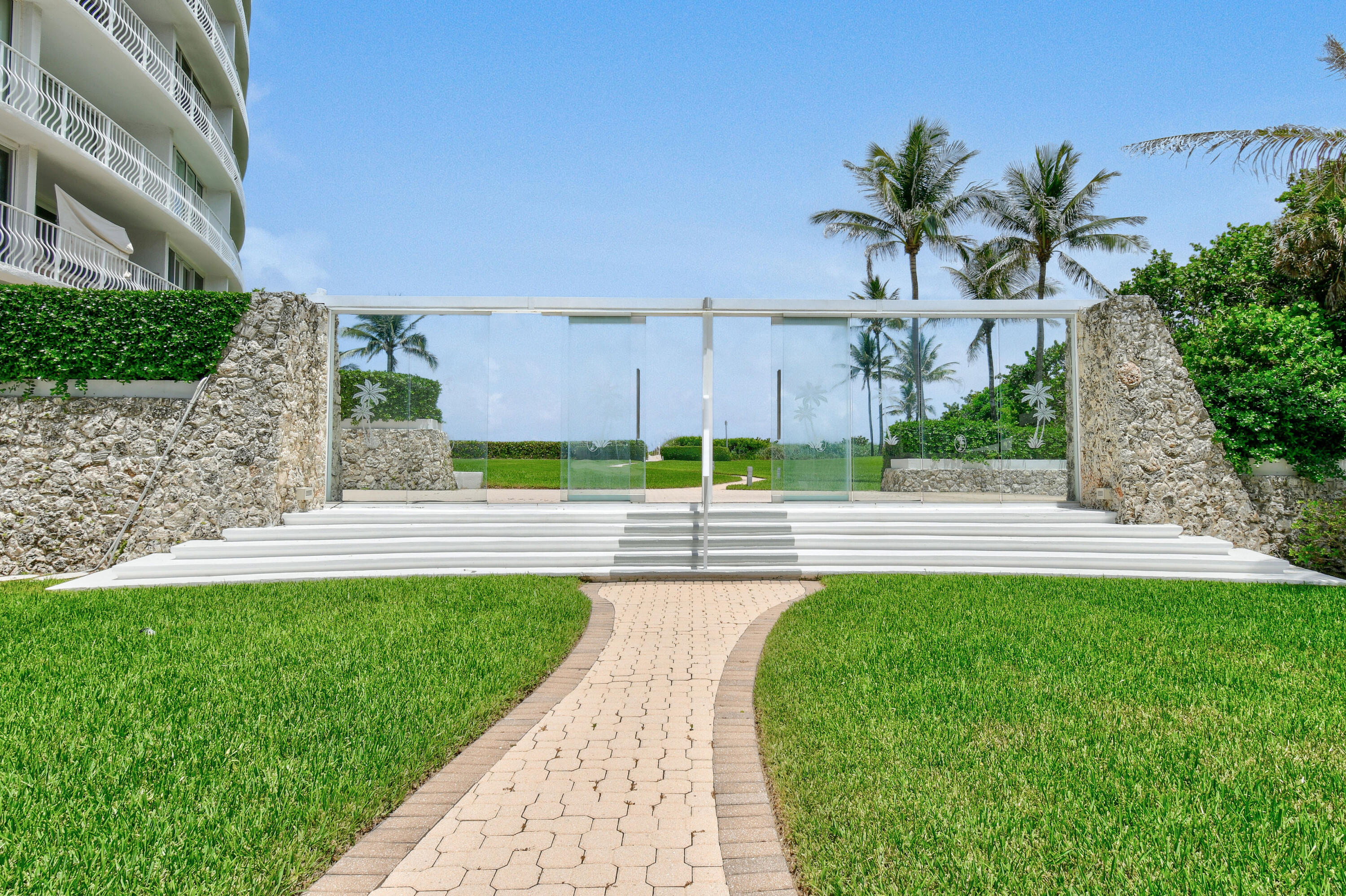 2774 S Ocean #704, Palm Beach FL 33480