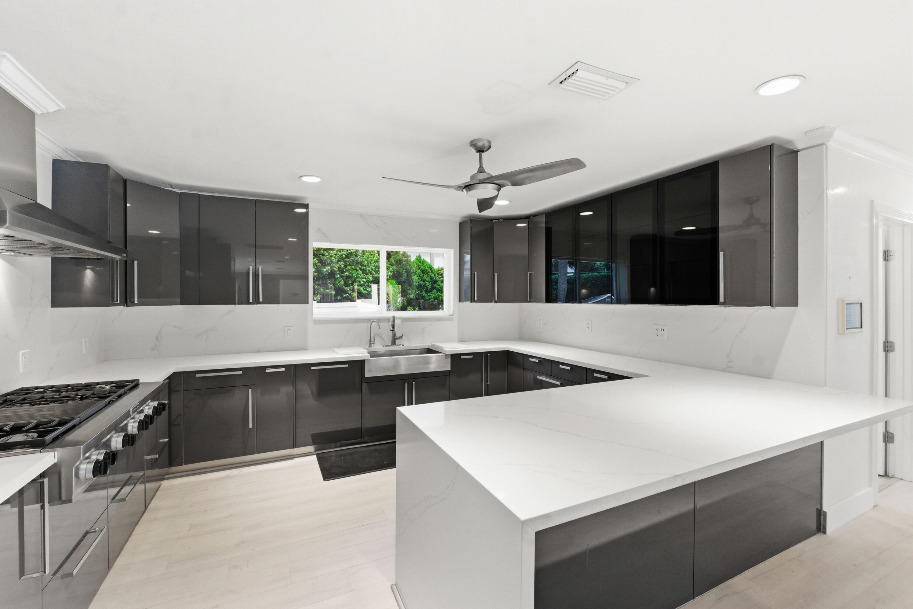 5900 Bayview, Fort Lauderdale FL 33308