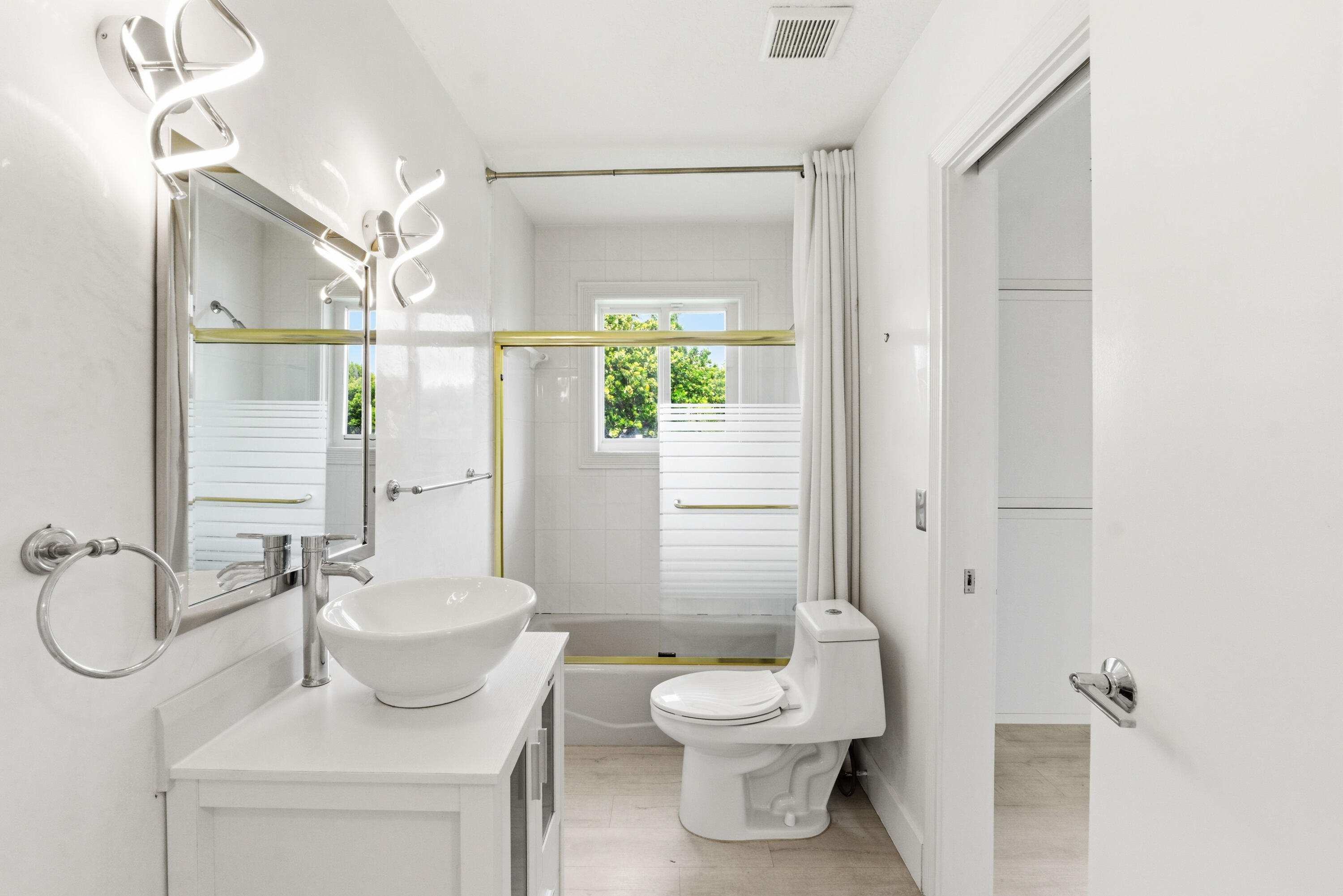 5900 Bayview, Fort Lauderdale FL 33308