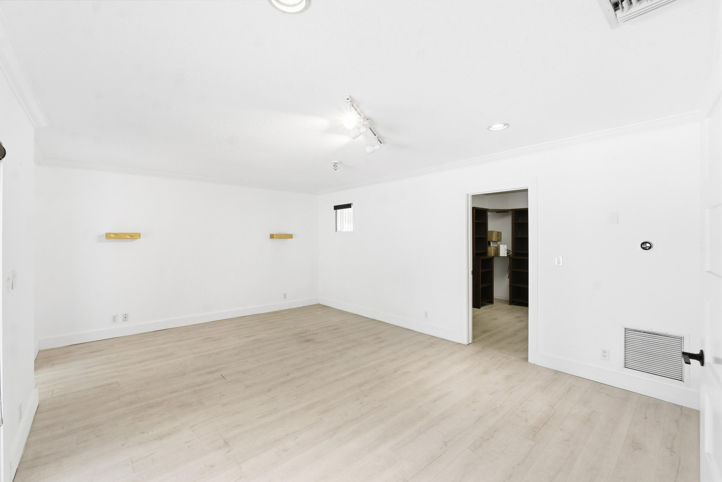 5900 Bayview, Fort Lauderdale FL 33308