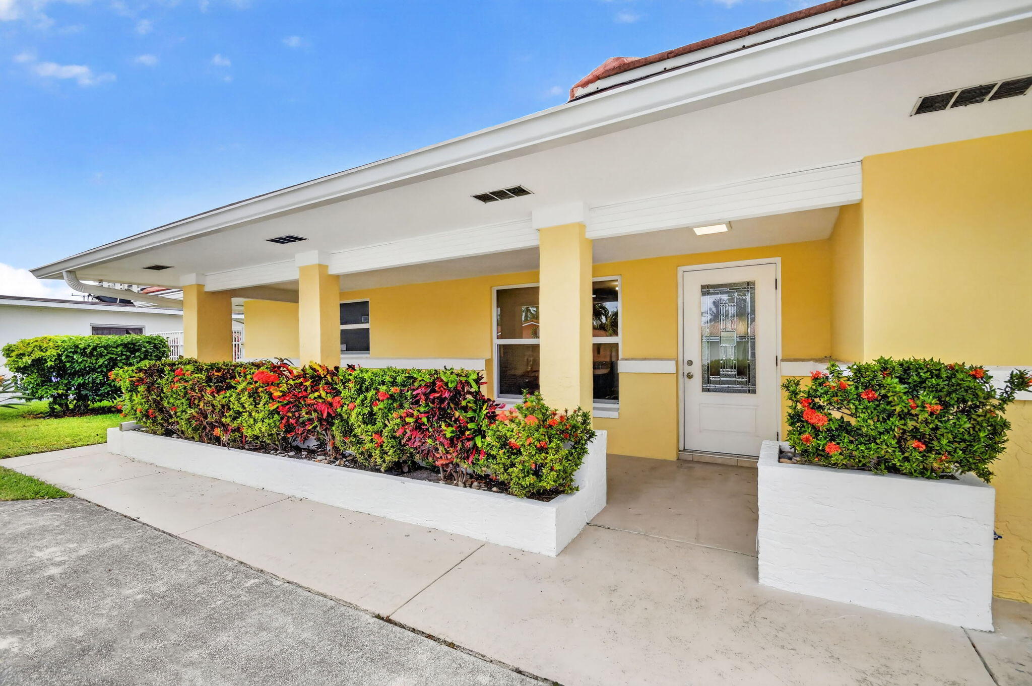 1221 Singer, Singer Island FL 33404