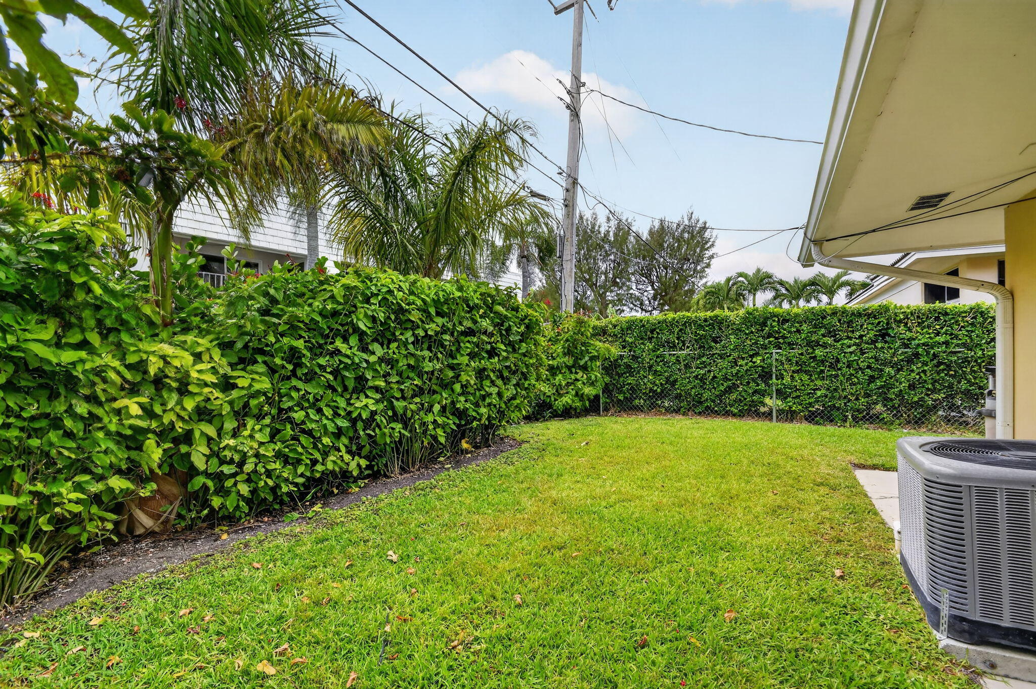 1221 Singer, Singer Island FL 33404
