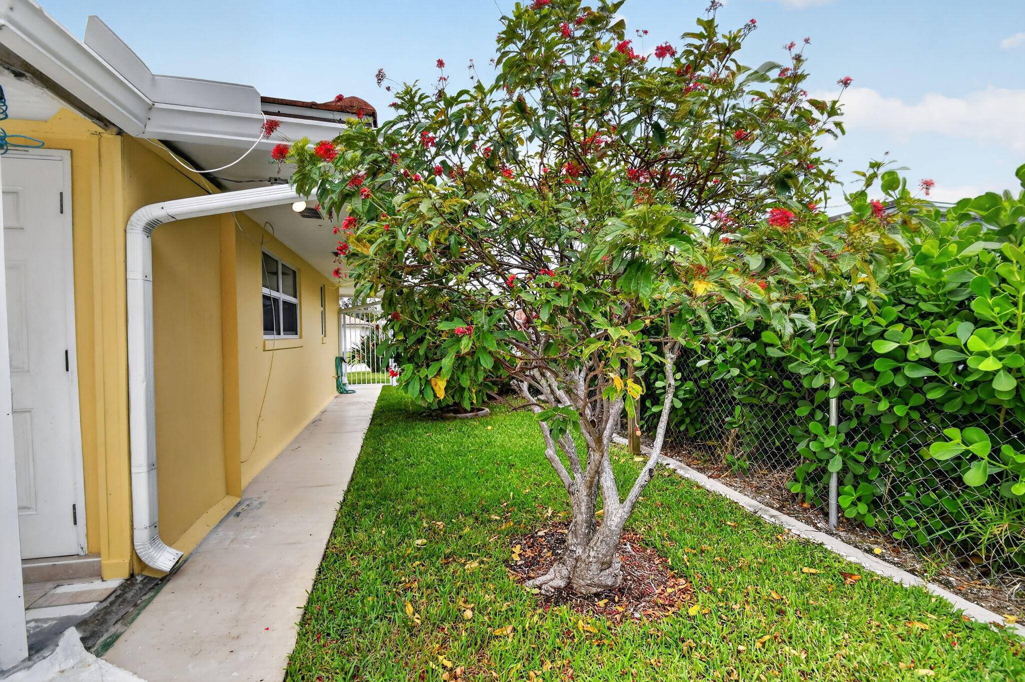 1221 Singer, Singer Island FL 33404