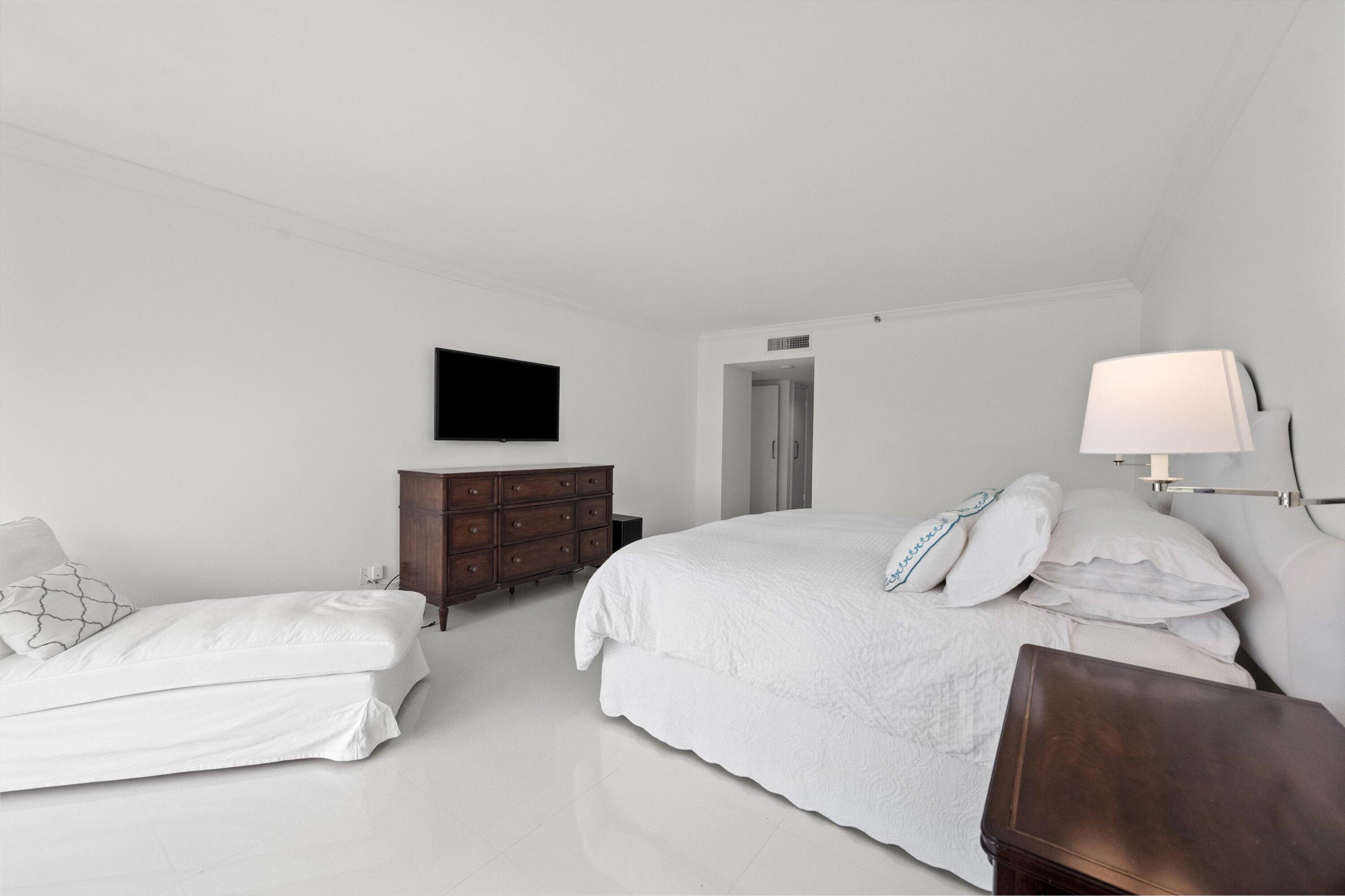 2580 S Ocean #1a1, Palm Beach FL 33480
