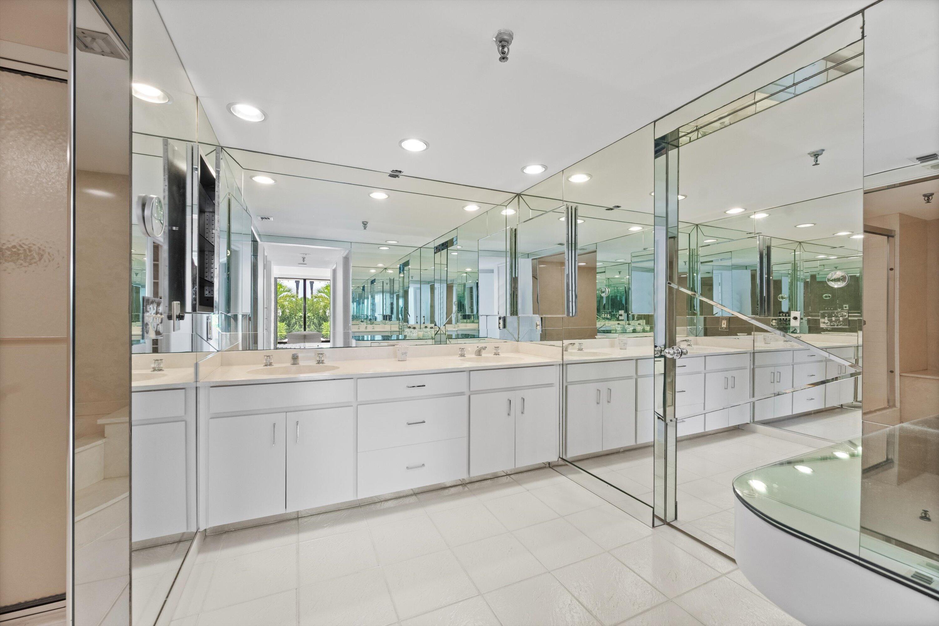 2580 S Ocean #1a1, Palm Beach FL 33480