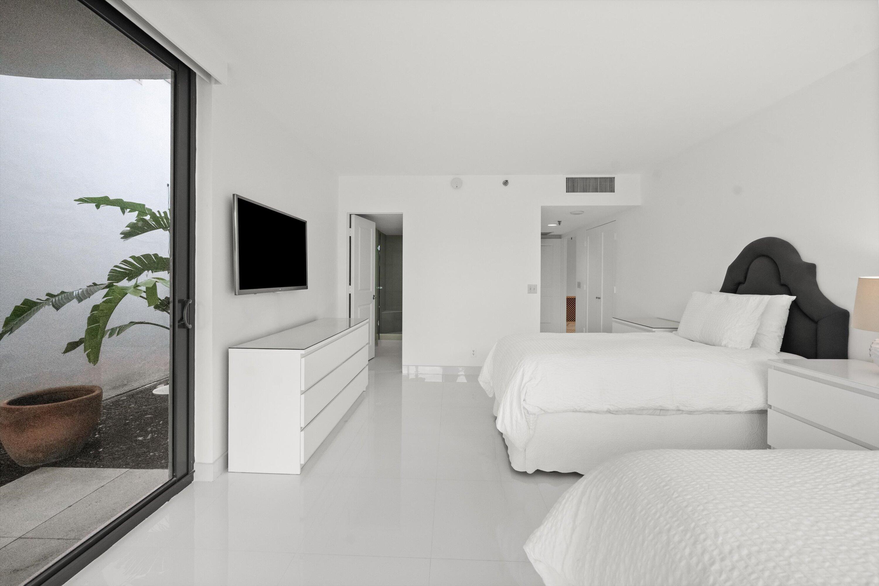 2580 S Ocean #1a1, Palm Beach FL 33480