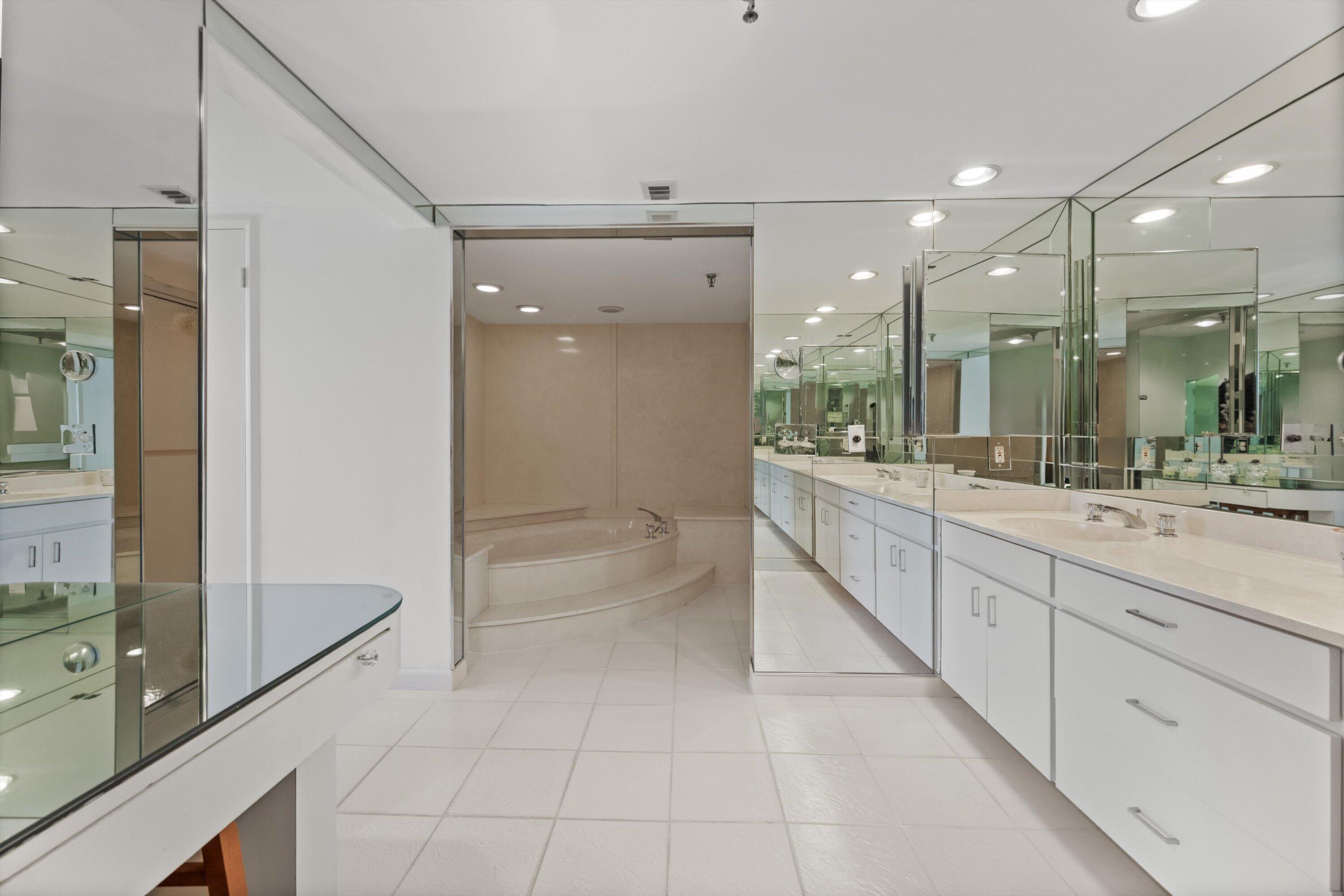 2580 S Ocean #1a1, Palm Beach FL 33480