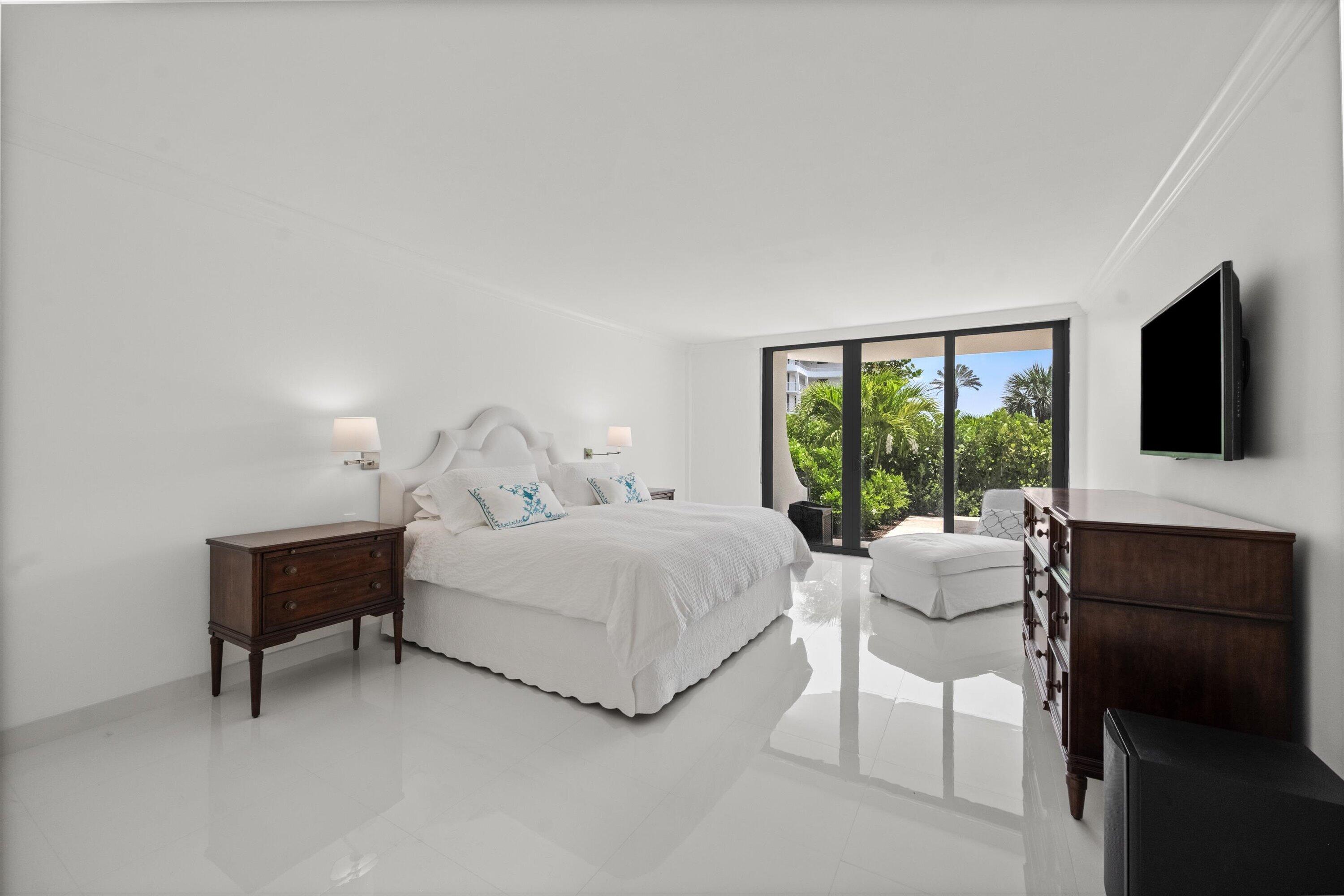 2580 S Ocean #1a1, Palm Beach FL 33480