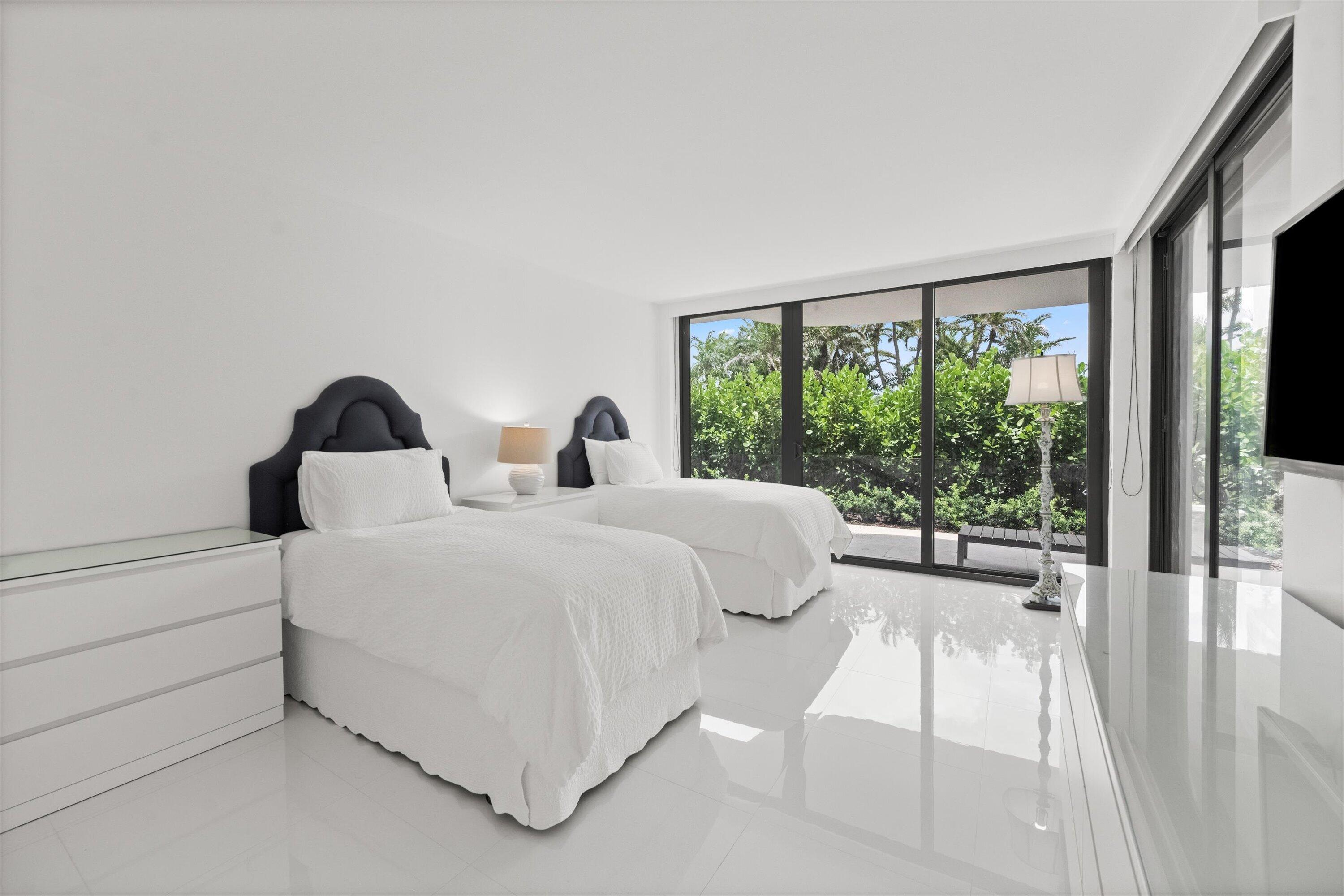 2580 S Ocean #1a1, Palm Beach FL 33480