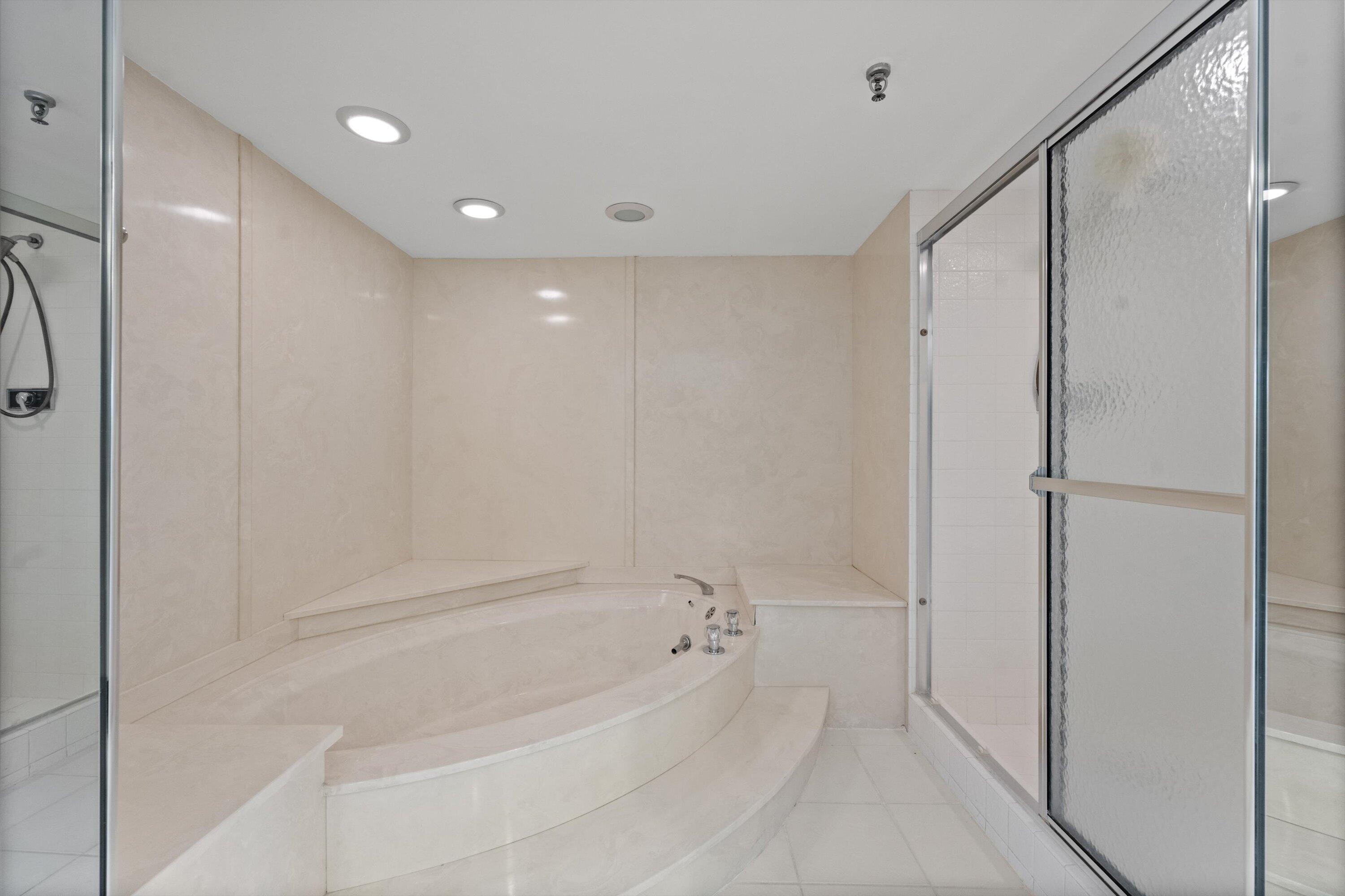 2580 S Ocean #1a1, Palm Beach FL 33480