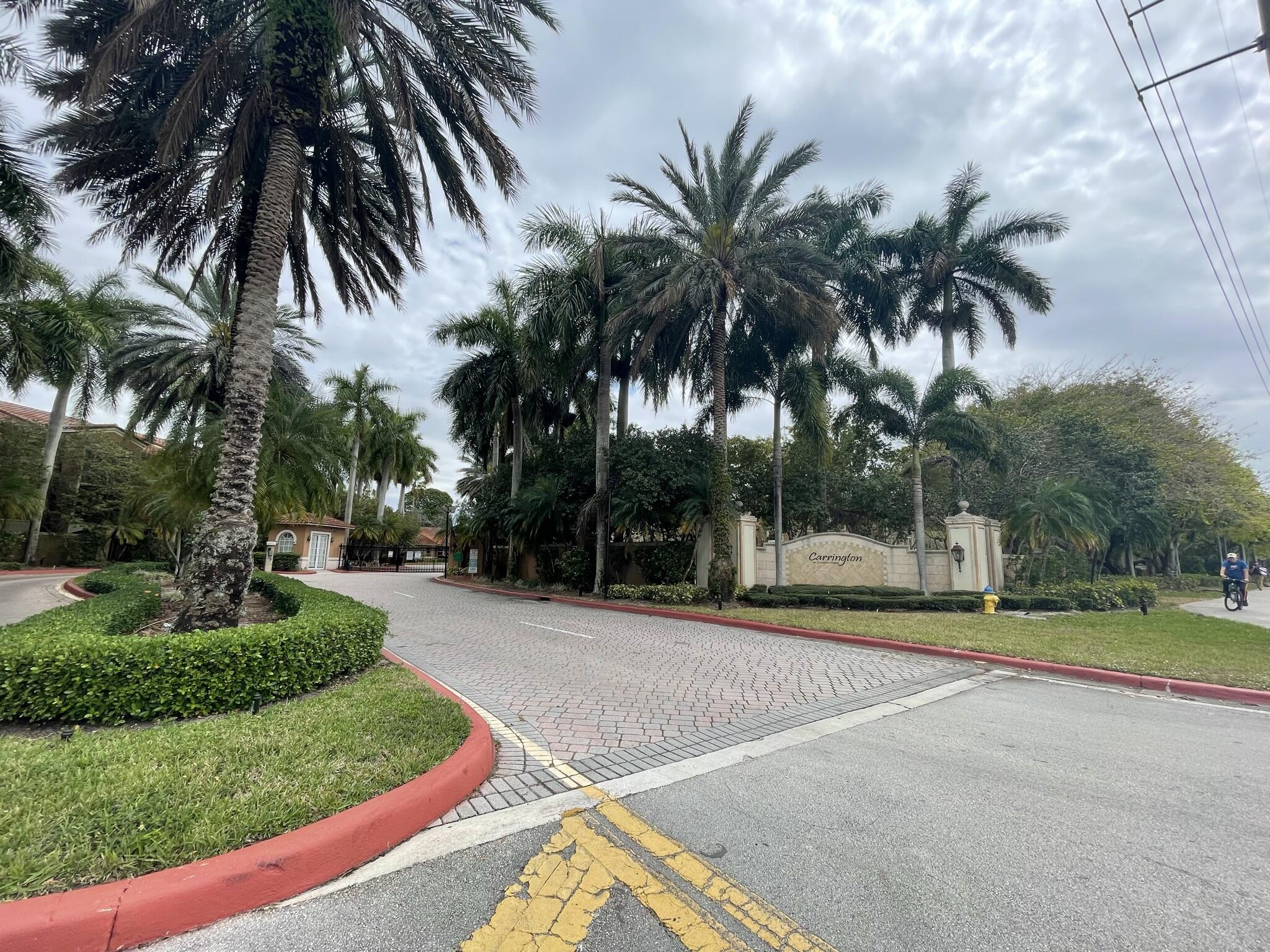 4856 N State Rd 7 #1207, Coconut Creek FL 33073