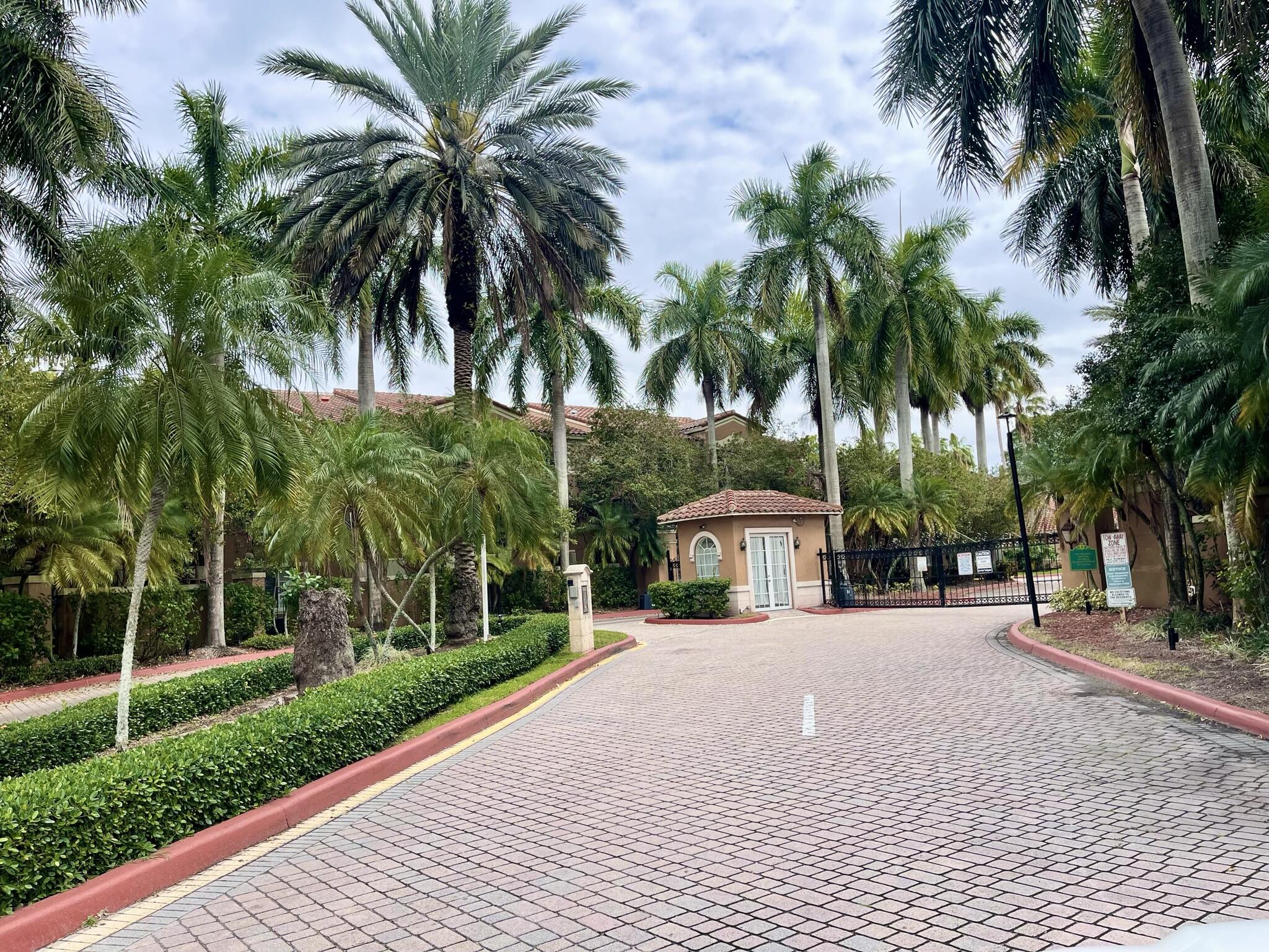 4856 N State Rd 7 #1207, Coconut Creek FL 33073