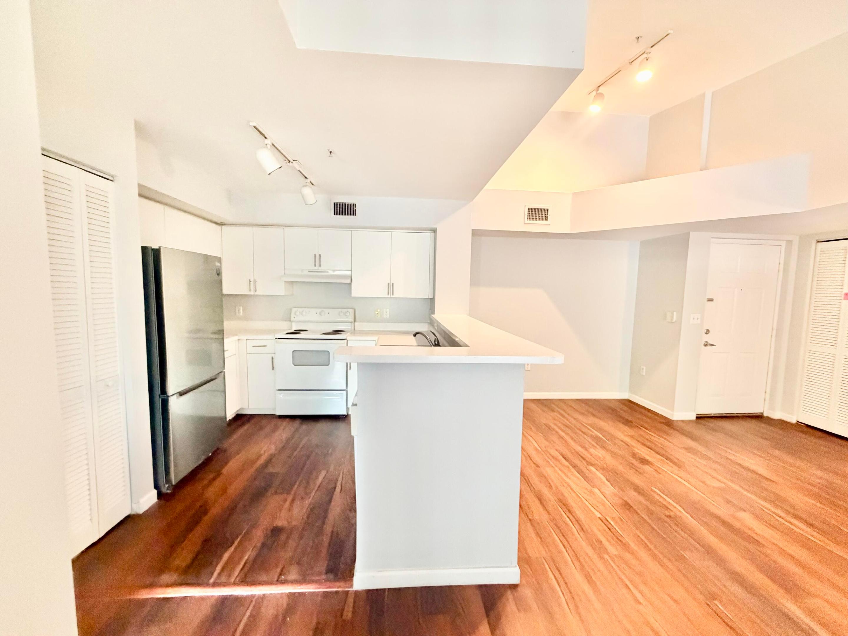 4856 N State Rd 7 #1207, Coconut Creek FL 33073
