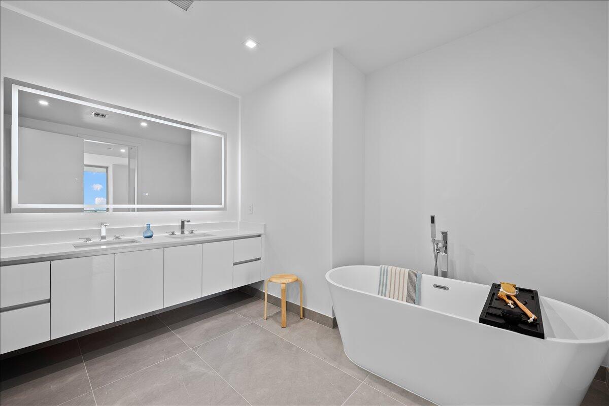 220 Lake Shore #1207, Lake Park FL 33403