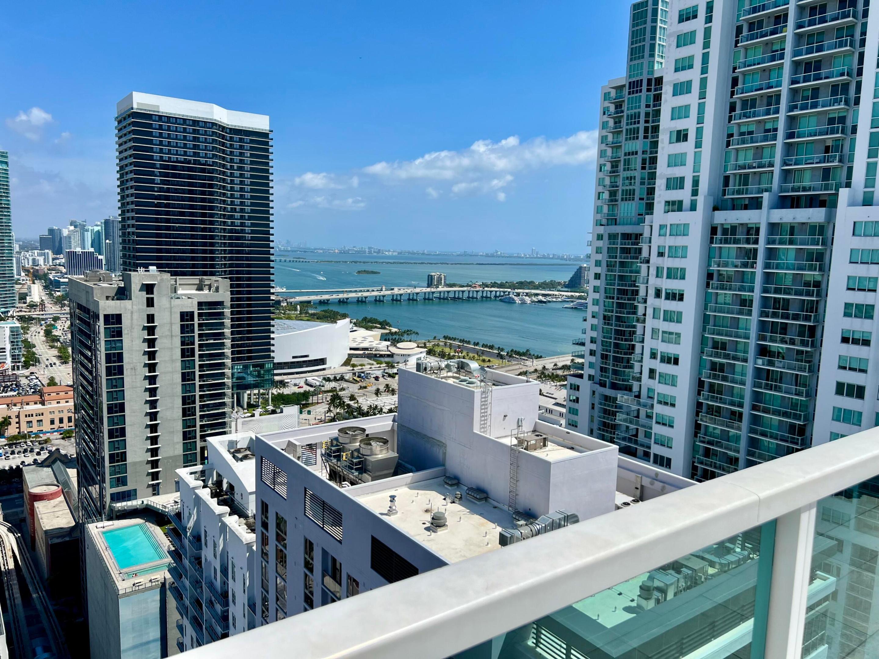 133 NE 2nd #1006, Miami FL 33132