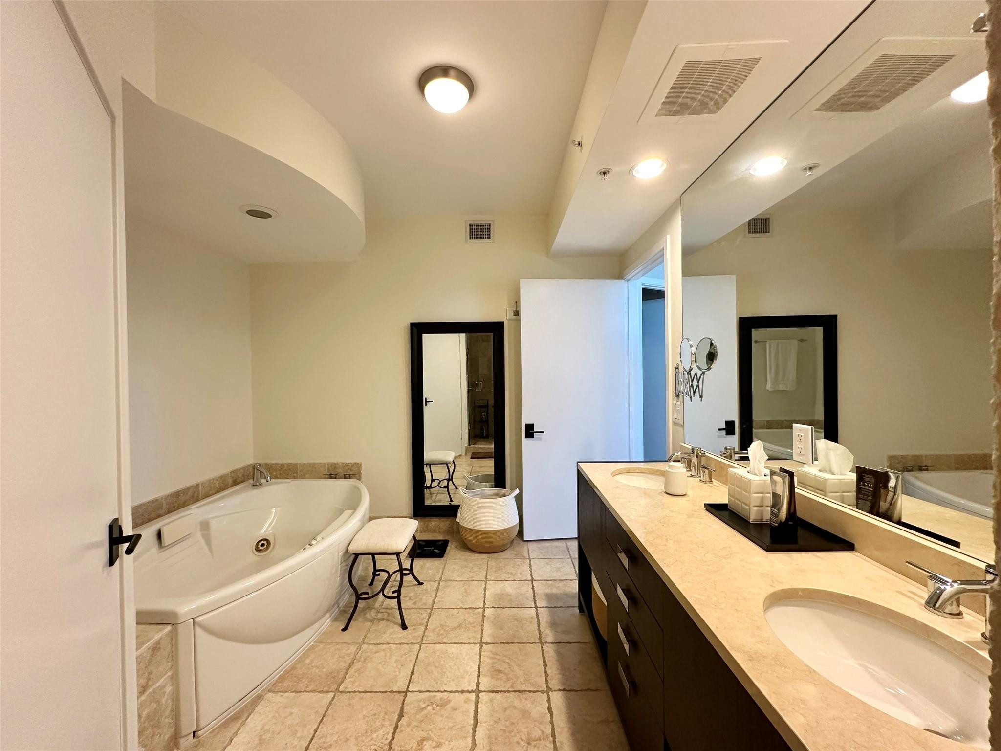 18201 Collins #1901, Sunny Isles Beach FL 33160