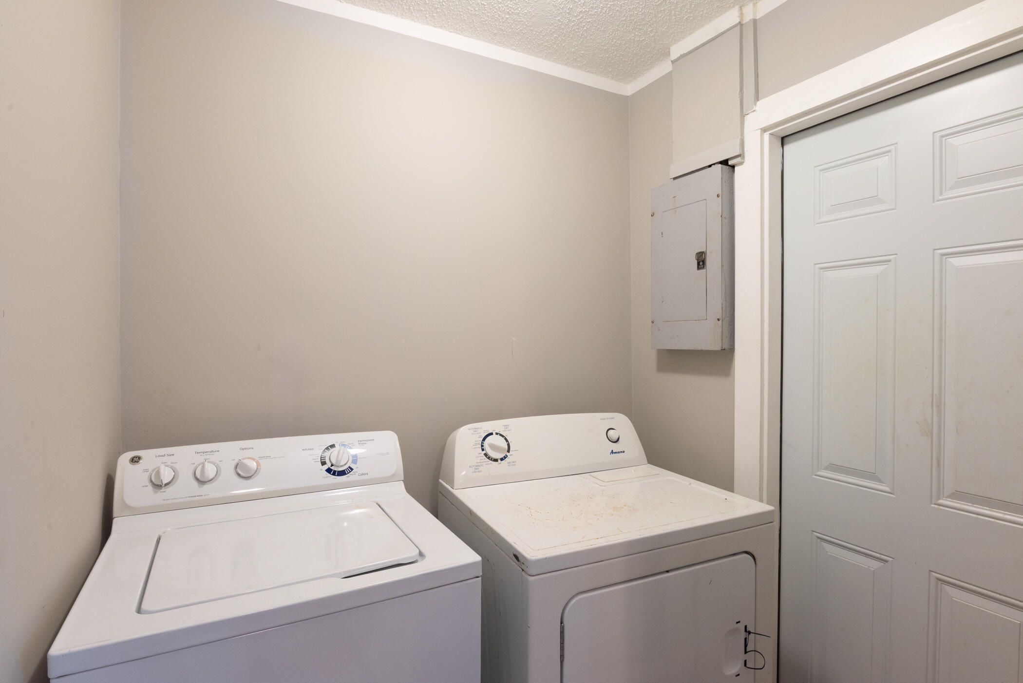 1218 Giller, Mangonia Park FL 33407