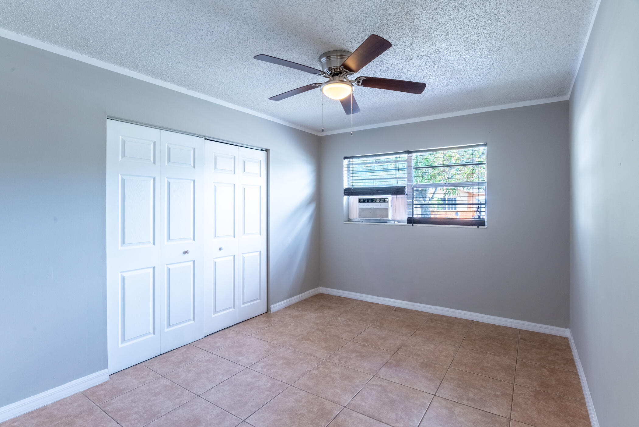 1218 Giller, Mangonia Park FL 33407