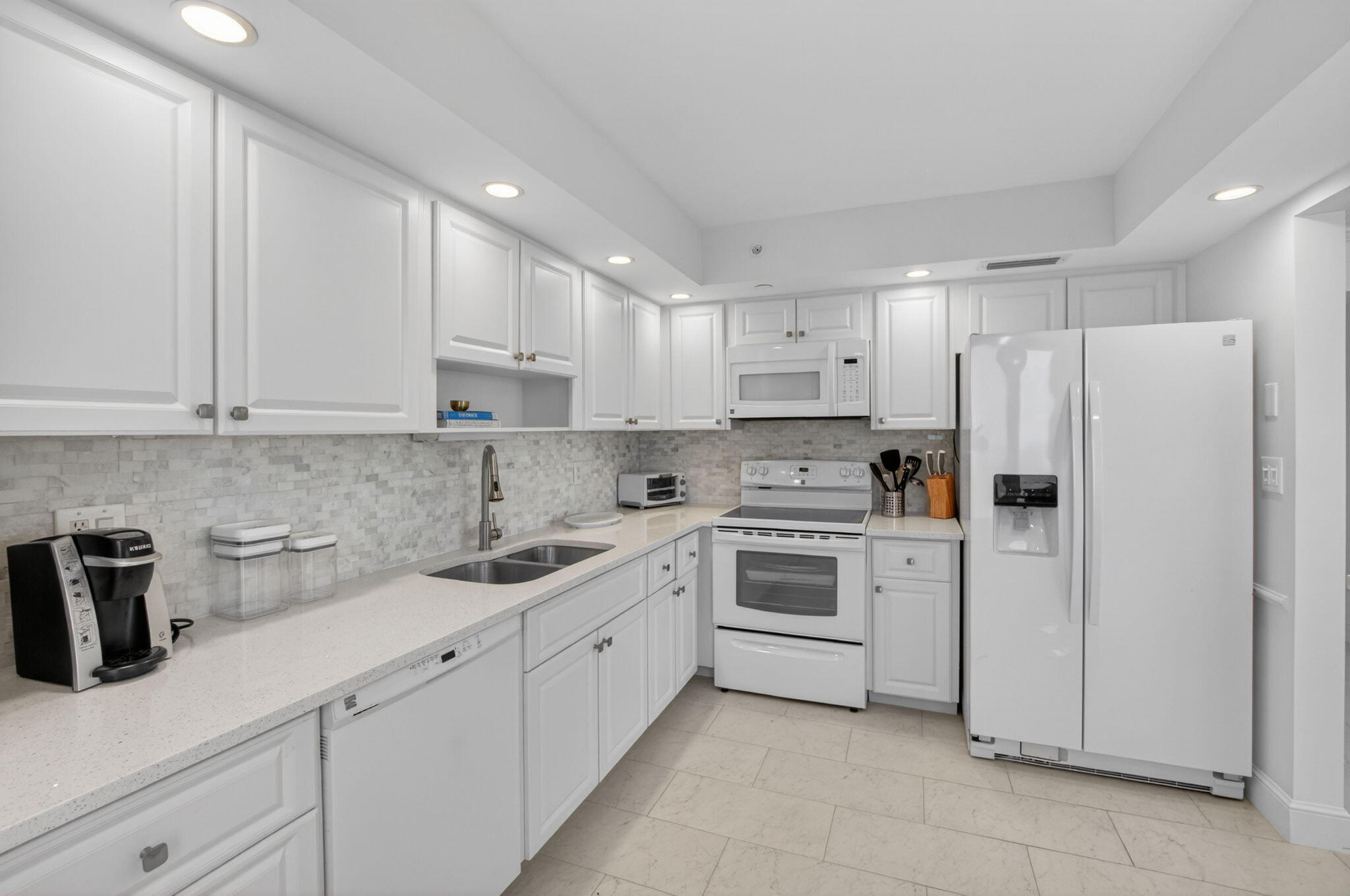 3009 S Ocean #902, Highland Beach FL 33487