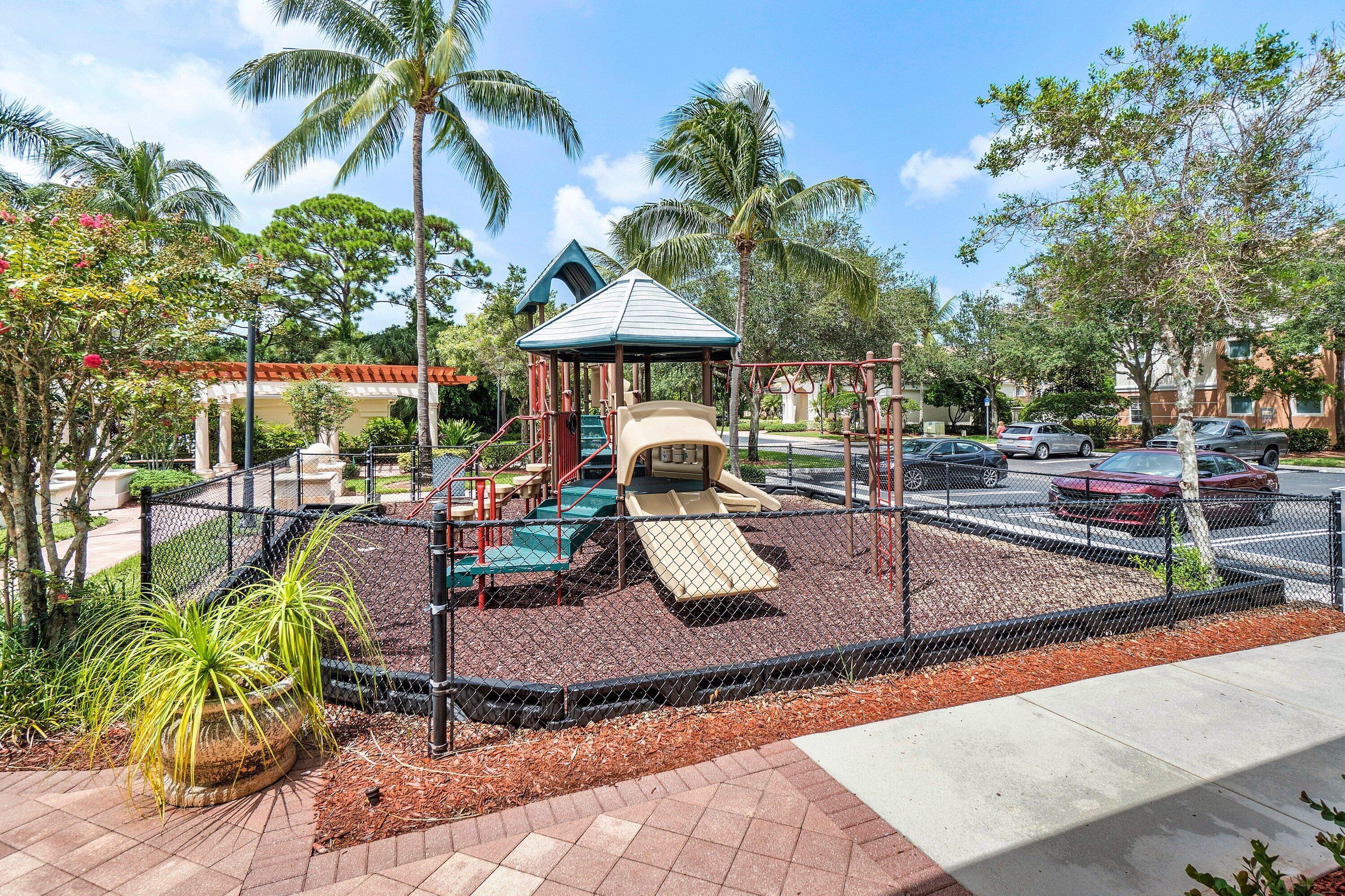 10106 W Myrtlewood Cir, Palm Beach Gardens FL 33418