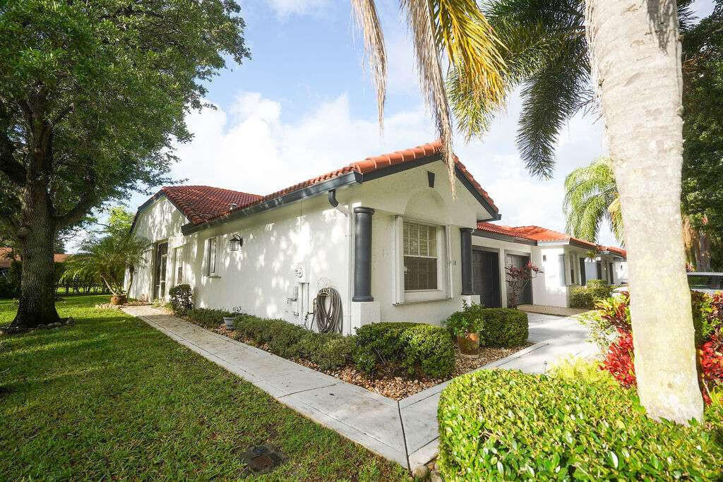8088 Vía Di Veneto, Boca Raton FL 33496