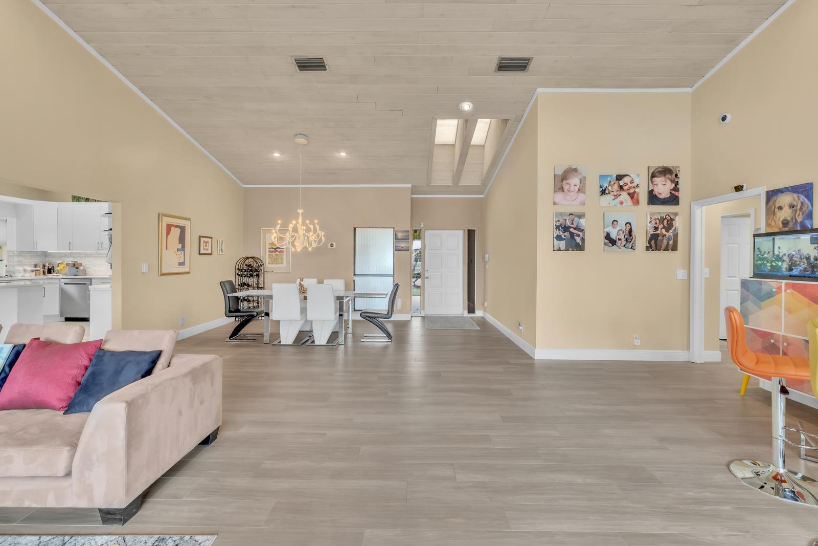 7640 NW 87th, Tamarac FL 33321