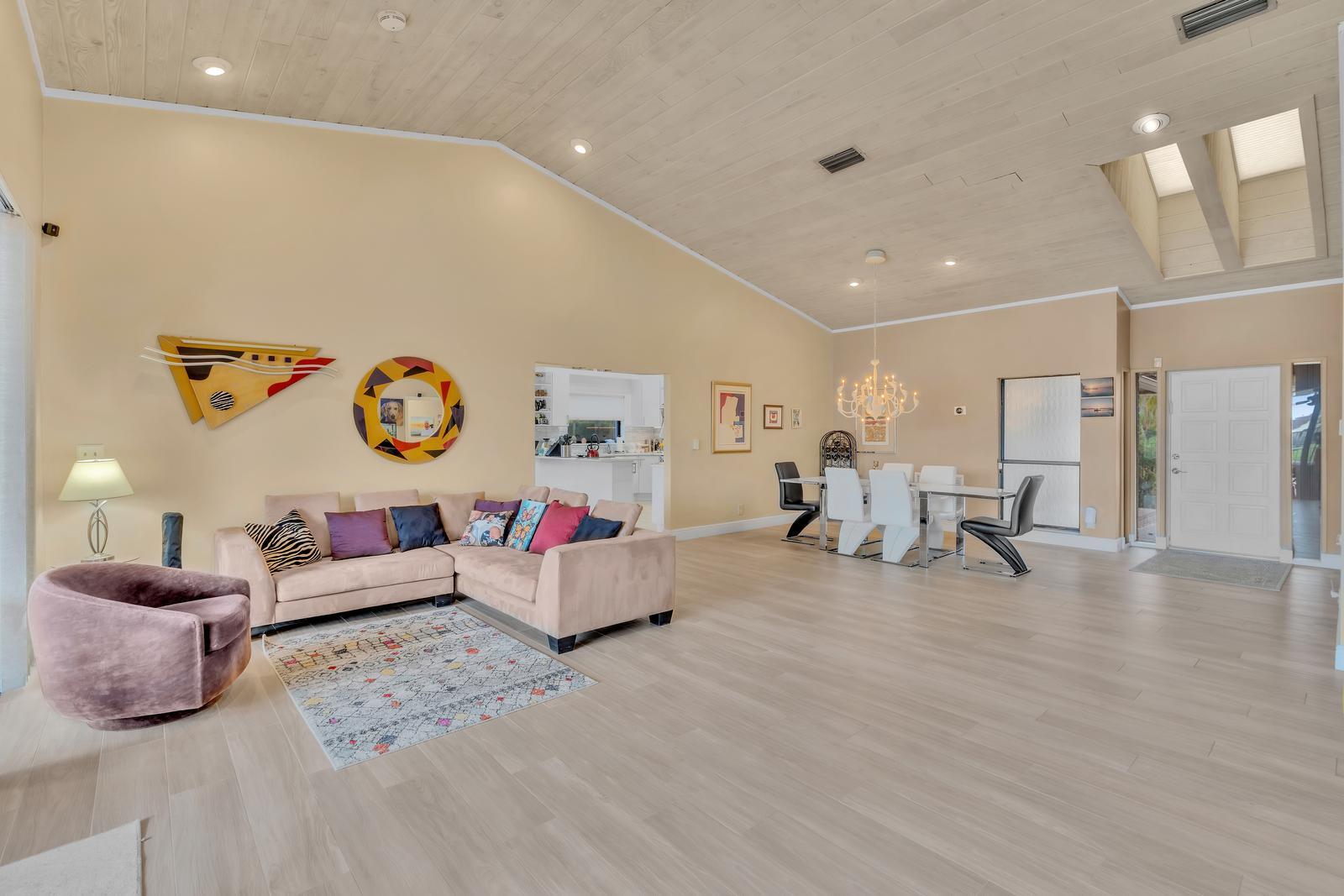 7640 NW 87th, Tamarac FL 33321