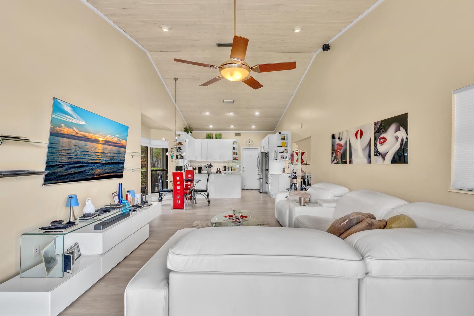 7640 NW 87th, Tamarac FL 33321