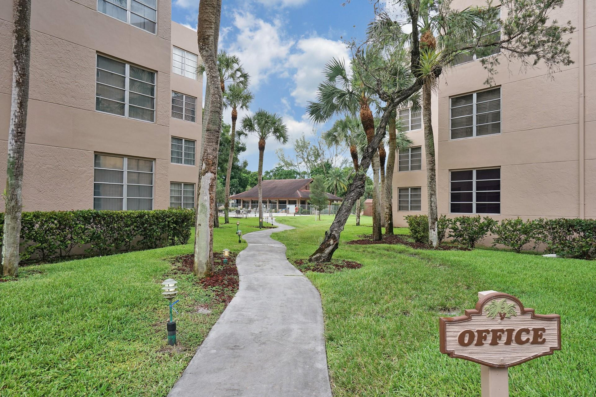 1831 Sabal Palm #202, Davie FL 33324