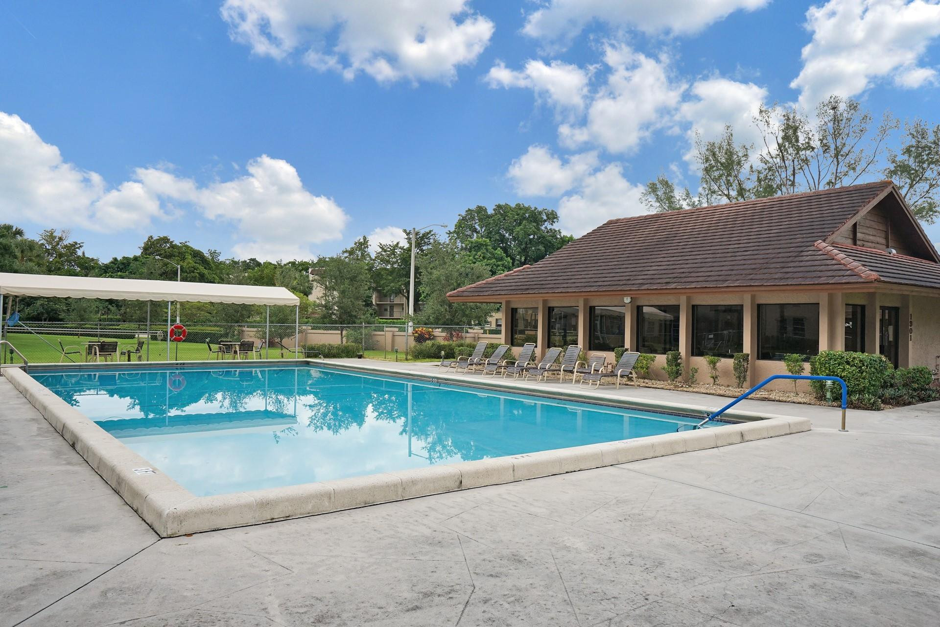 1831 Sabal Palm #202, Davie FL 33324