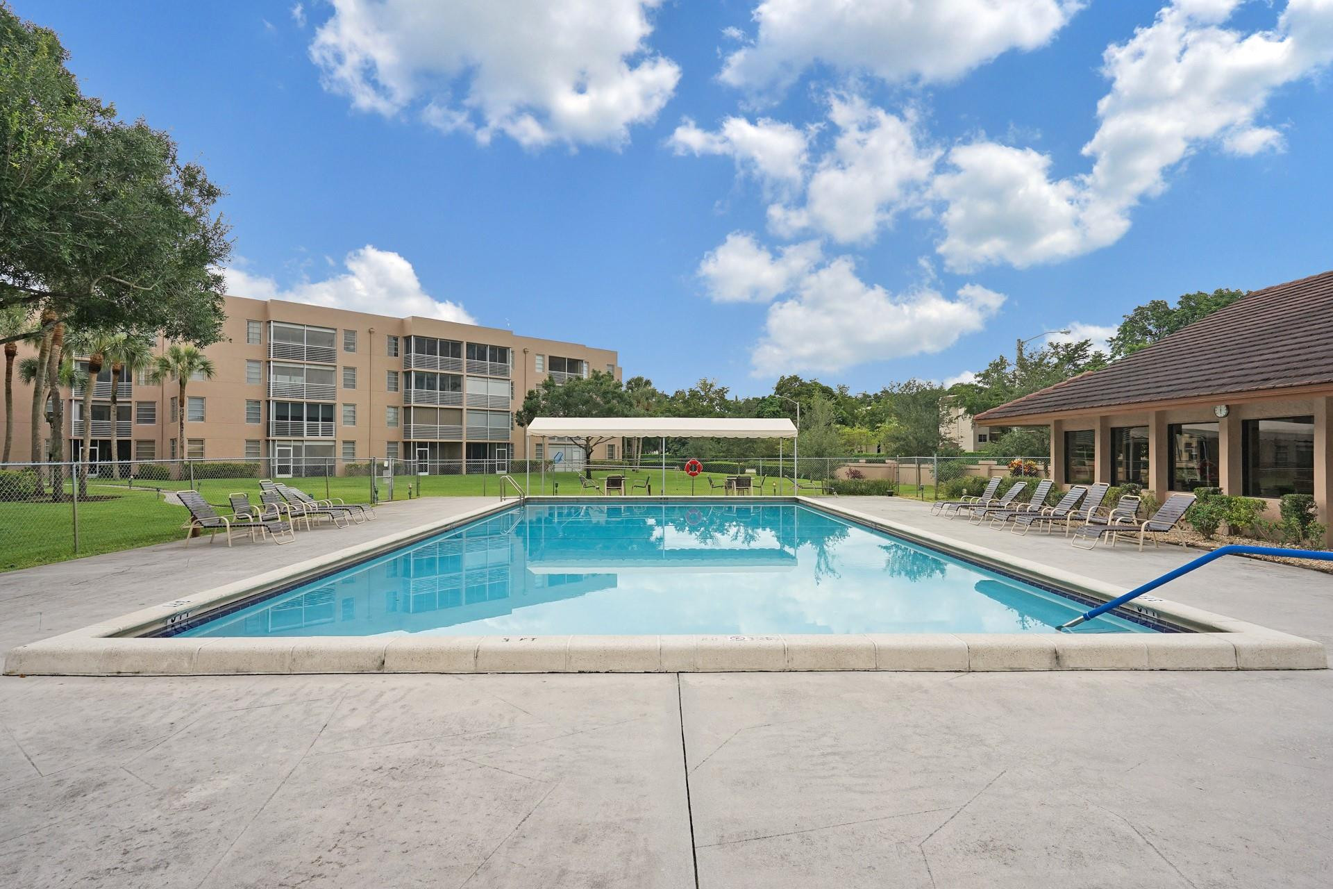 1831 Sabal Palm #202, Davie FL 33324