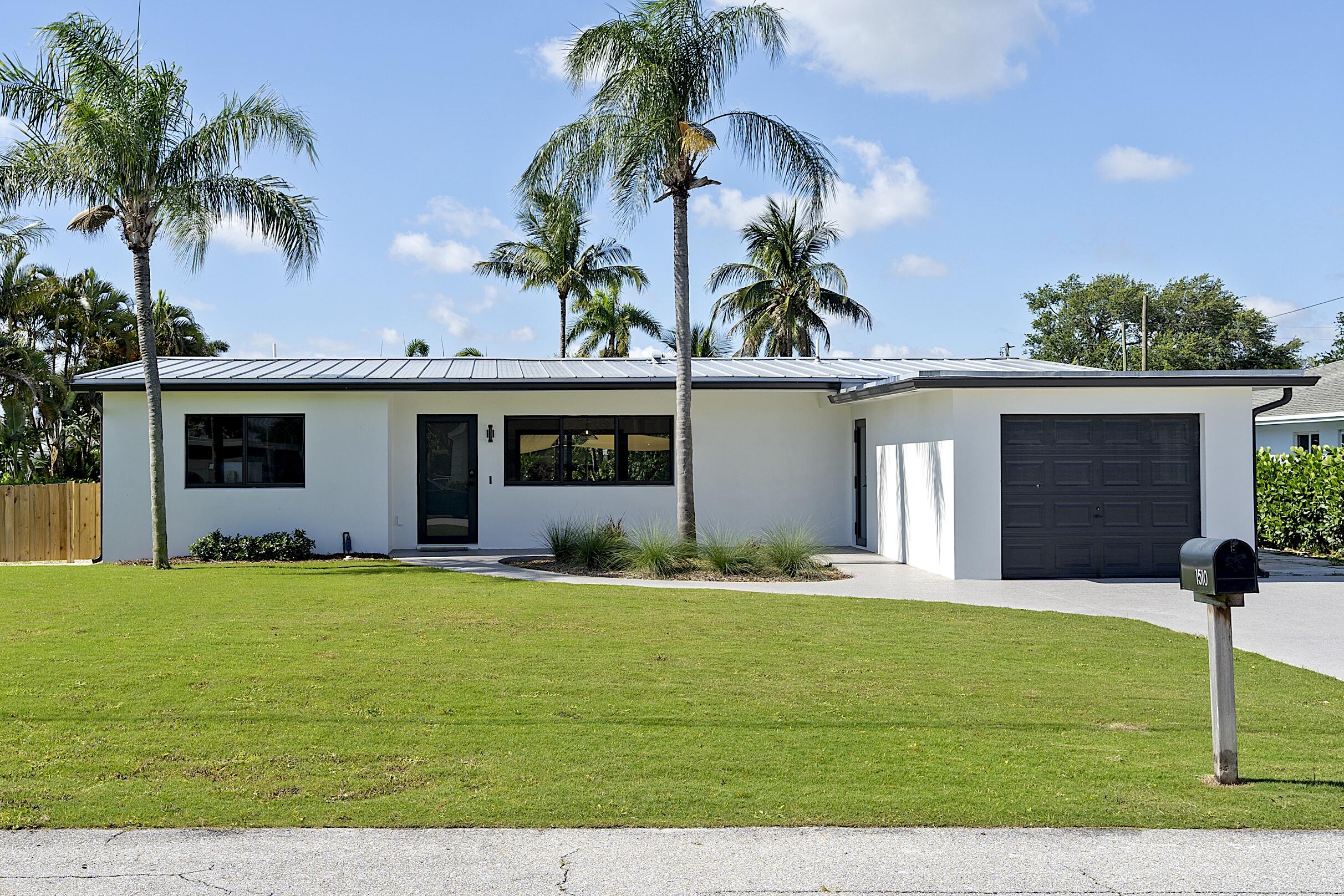1510 Carandis, Lake Clarke Shores FL 33406