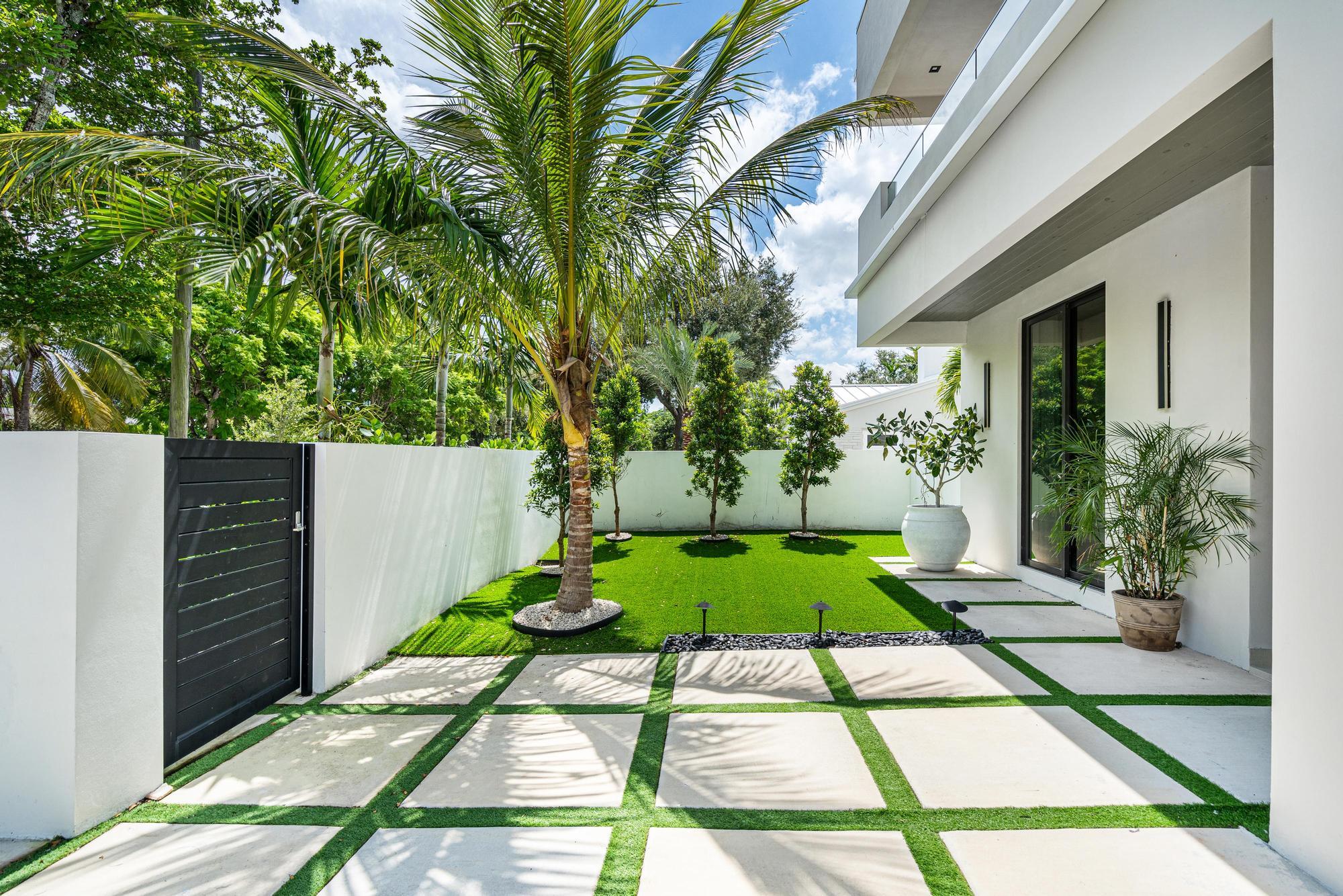 719 N Victoria Park, Fort Lauderdale FL 33304