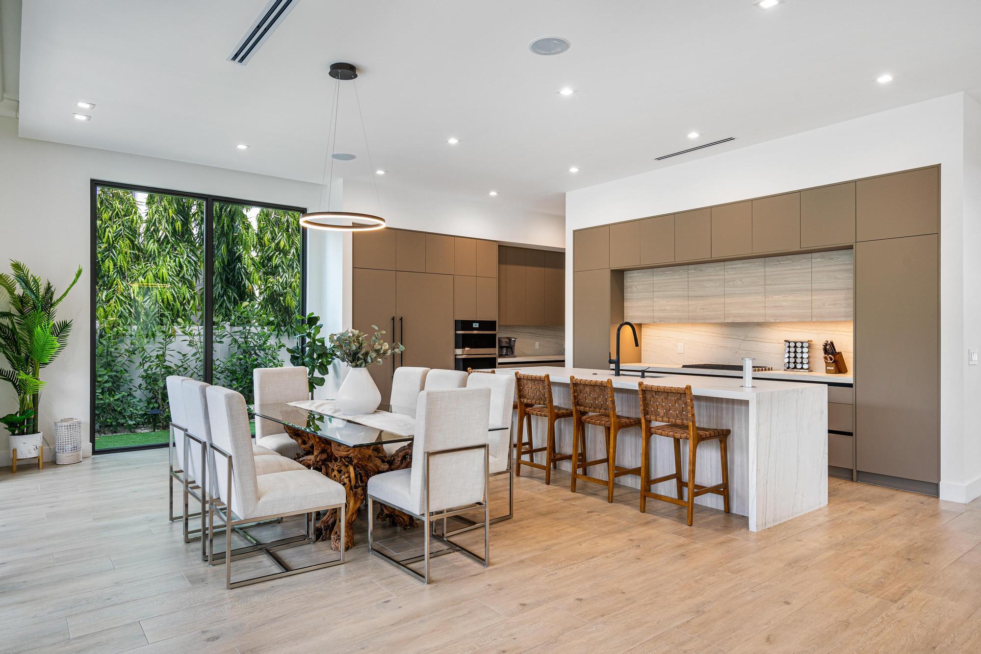 719 N Victoria Park, Fort Lauderdale FL 33304