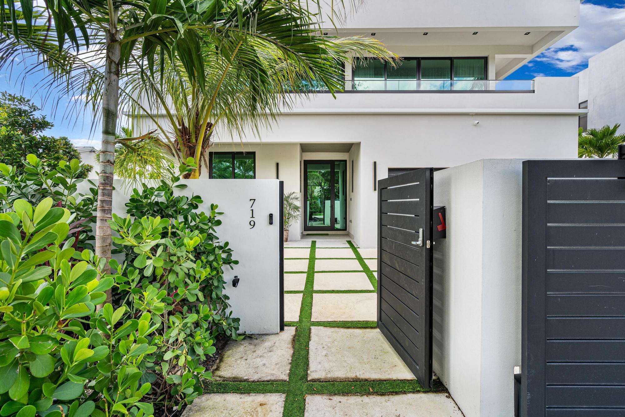 719 N Victoria Park, Fort Lauderdale FL 33304