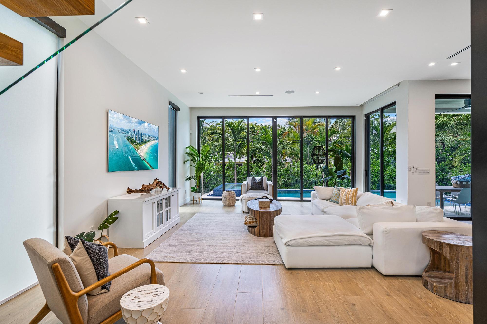 719 N Victoria Park, Fort Lauderdale FL 33304