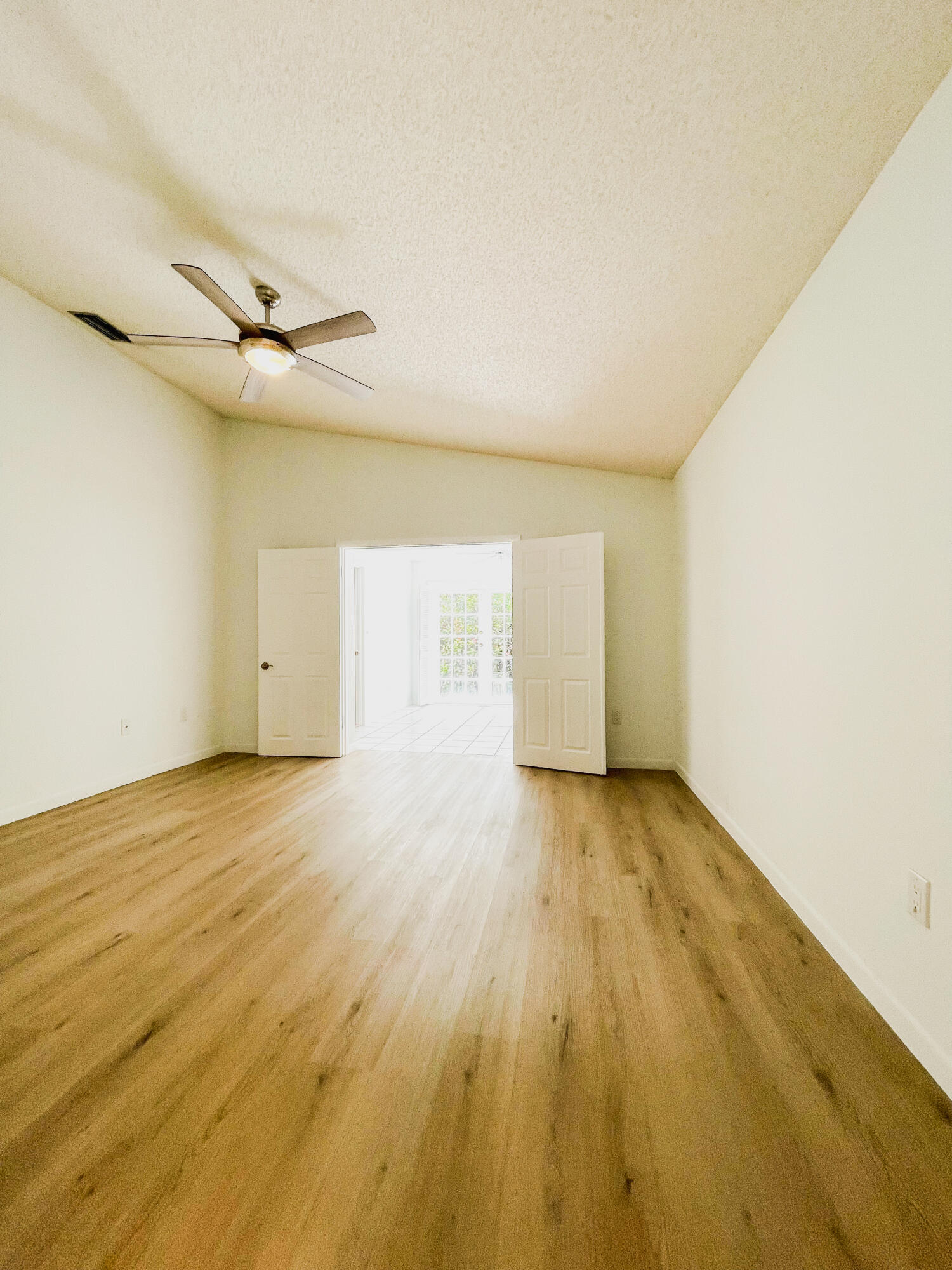 5851 Bristol, Davie FL 33331