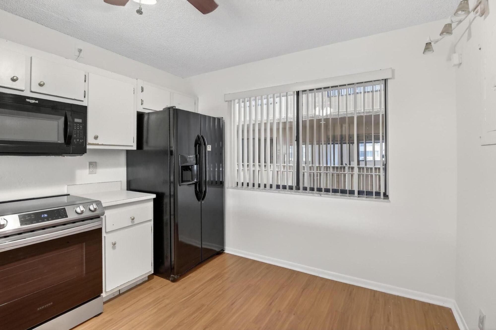8030 Hampton #414, North Lauderdale FL 33068