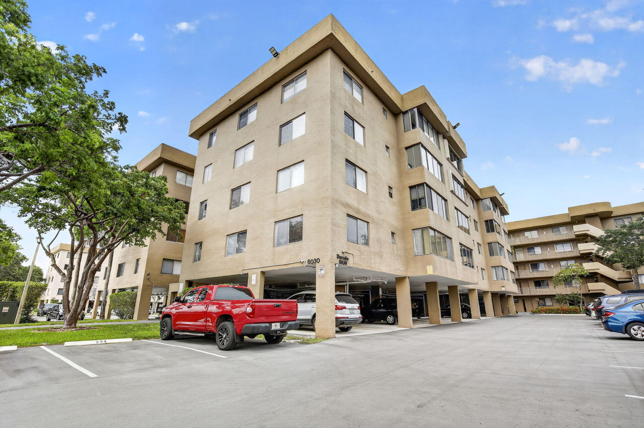 8030 Hampton #414, North Lauderdale FL 33068
