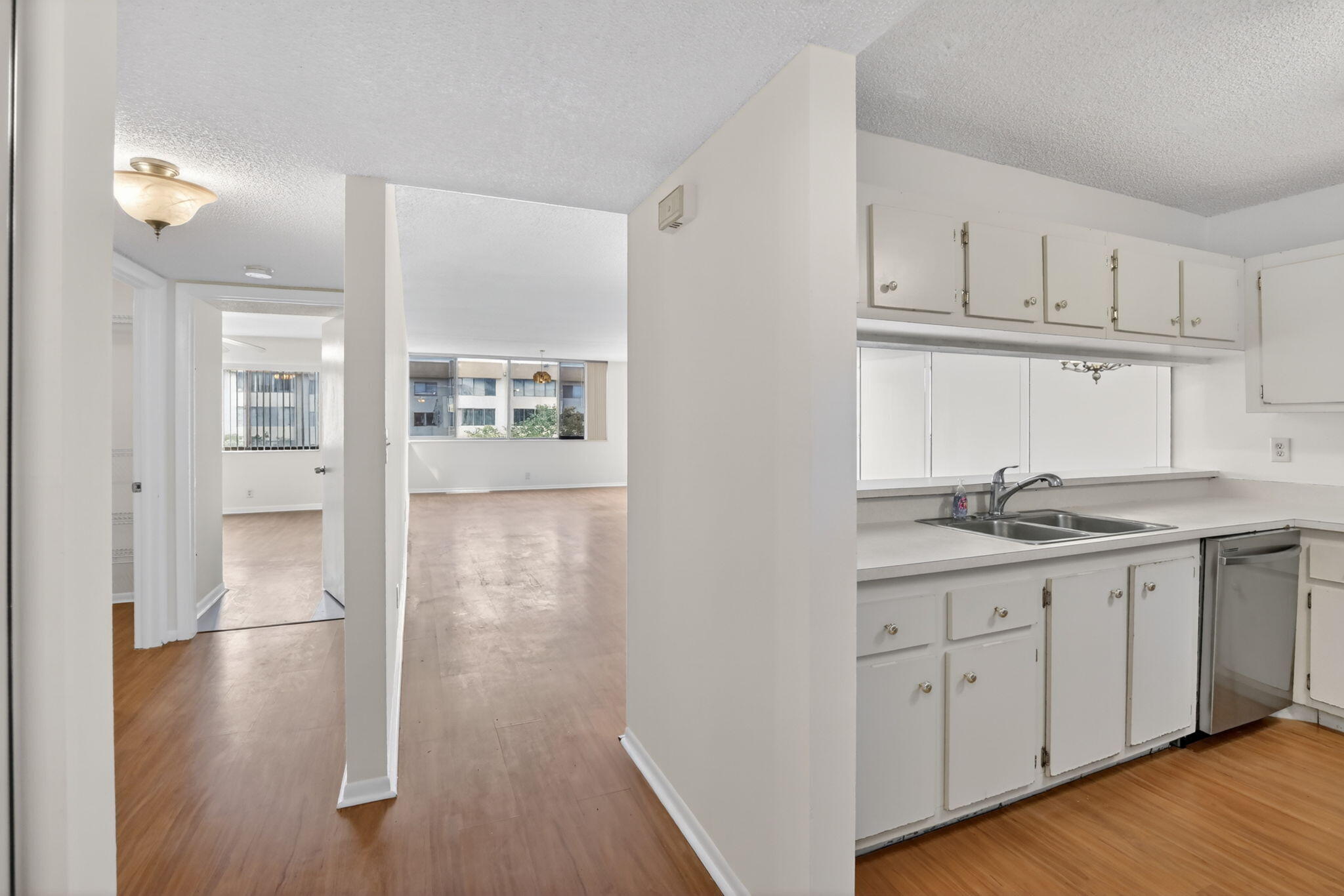 8030 Hampton #414, North Lauderdale FL 33068