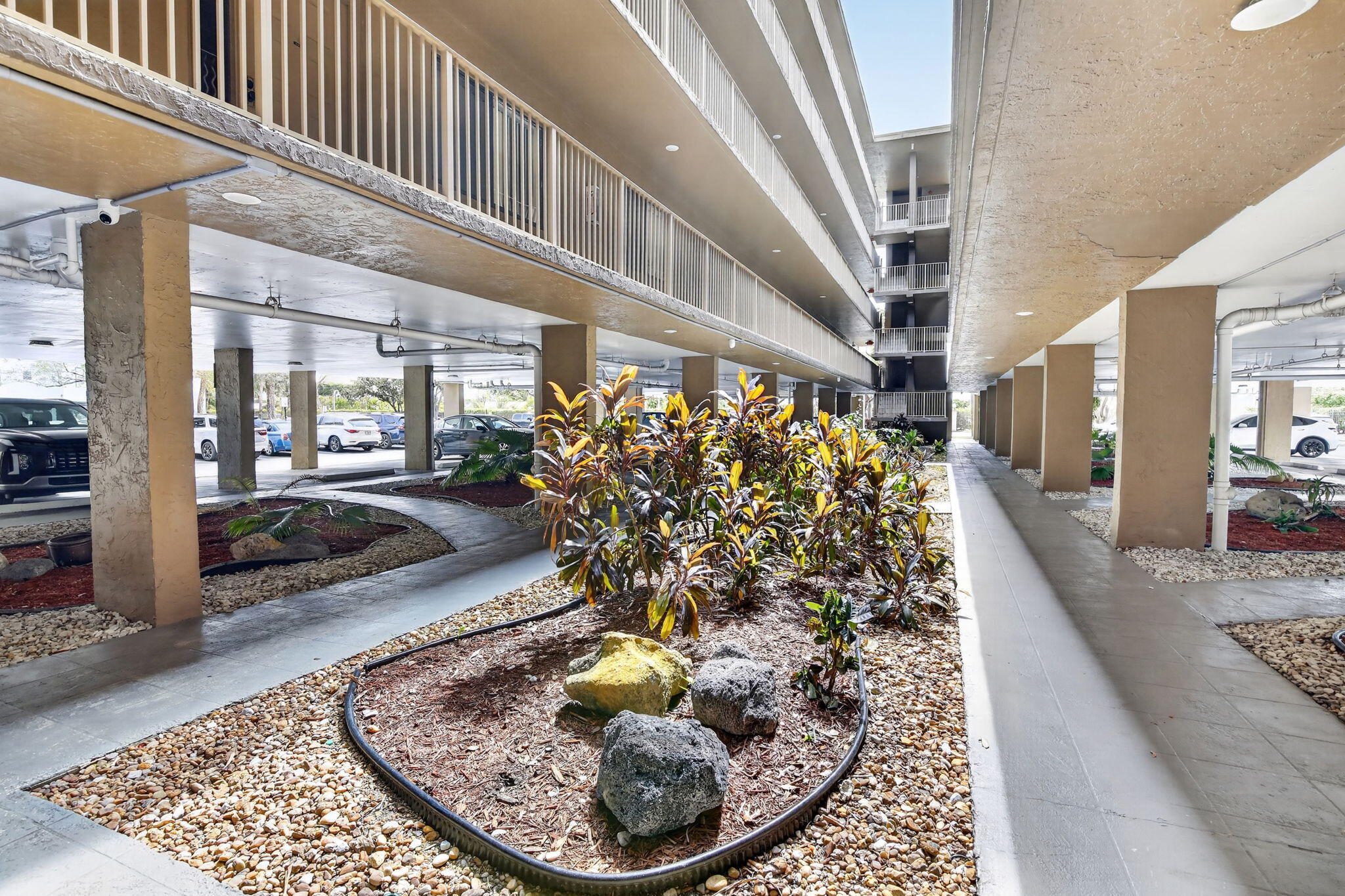 8030 Hampton #414, North Lauderdale FL 33068